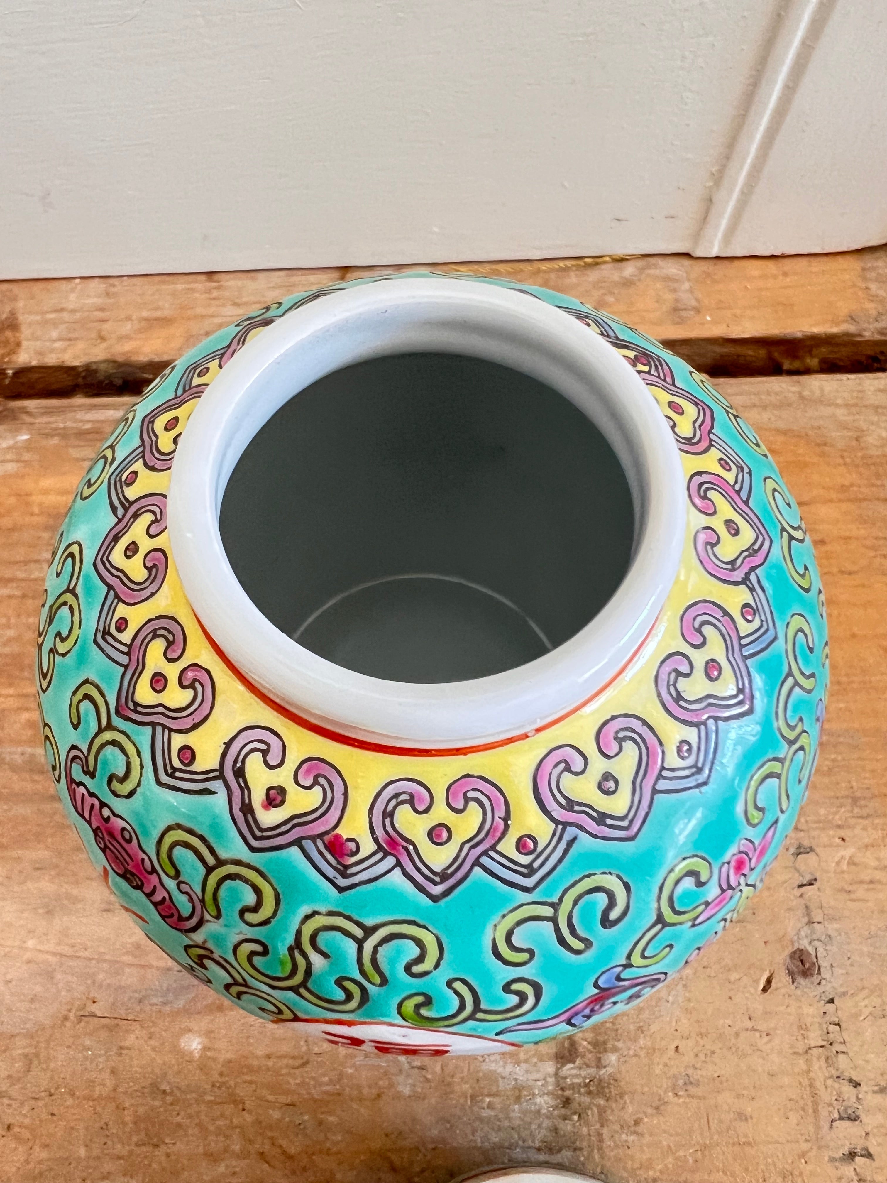 ingdezhen gemberpotje, Fu teken potje, zeegroen keramiek, Chinees gemberpotje, handgemaakt keramiek, traditioneel Chinees potje, geluk symbool, vintage gemberpot, decoratief keramiek, ambachtelijk potje China.