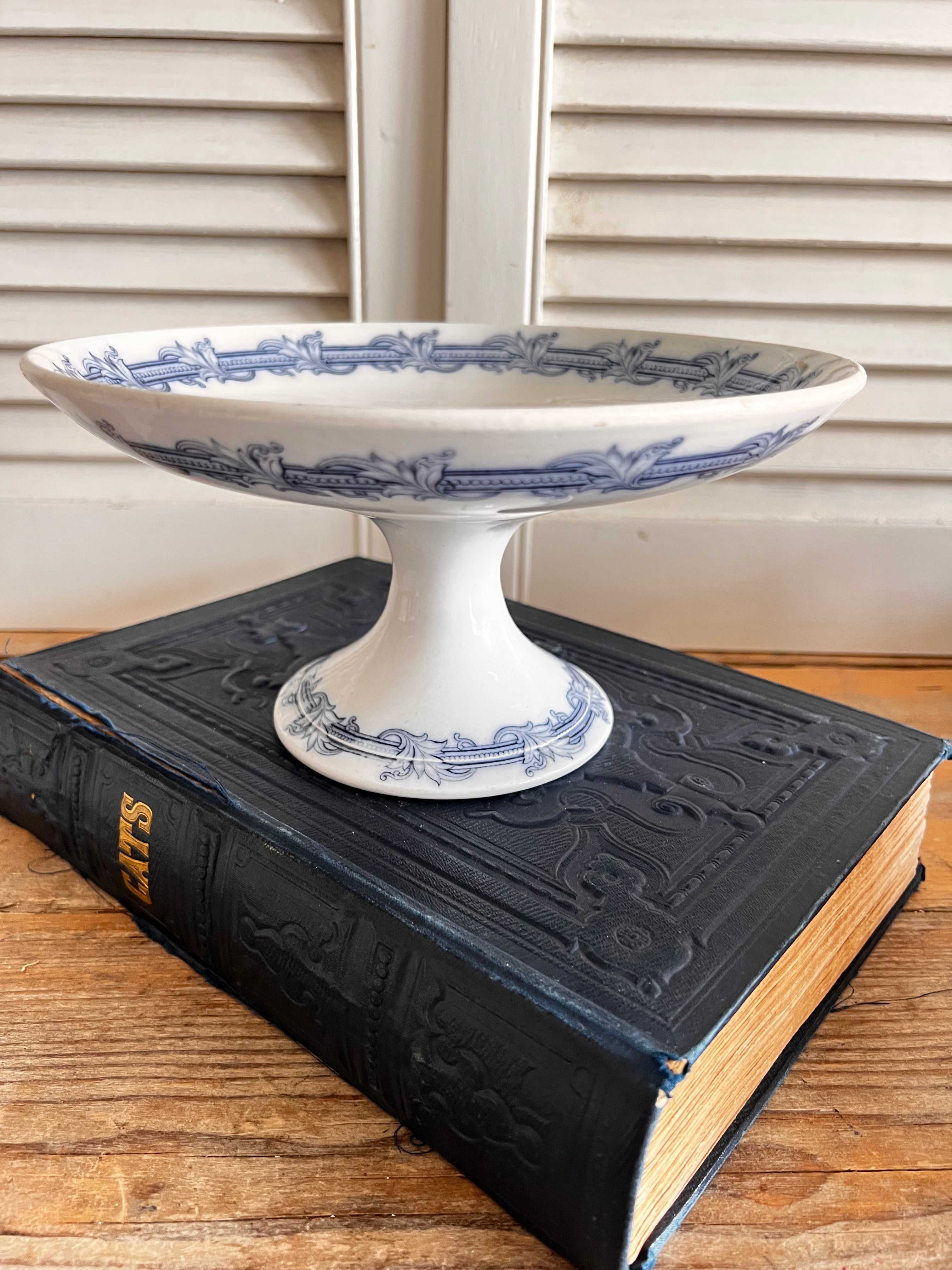 Antieke compotier op voet van Villeroy & Boch , fruitschaal