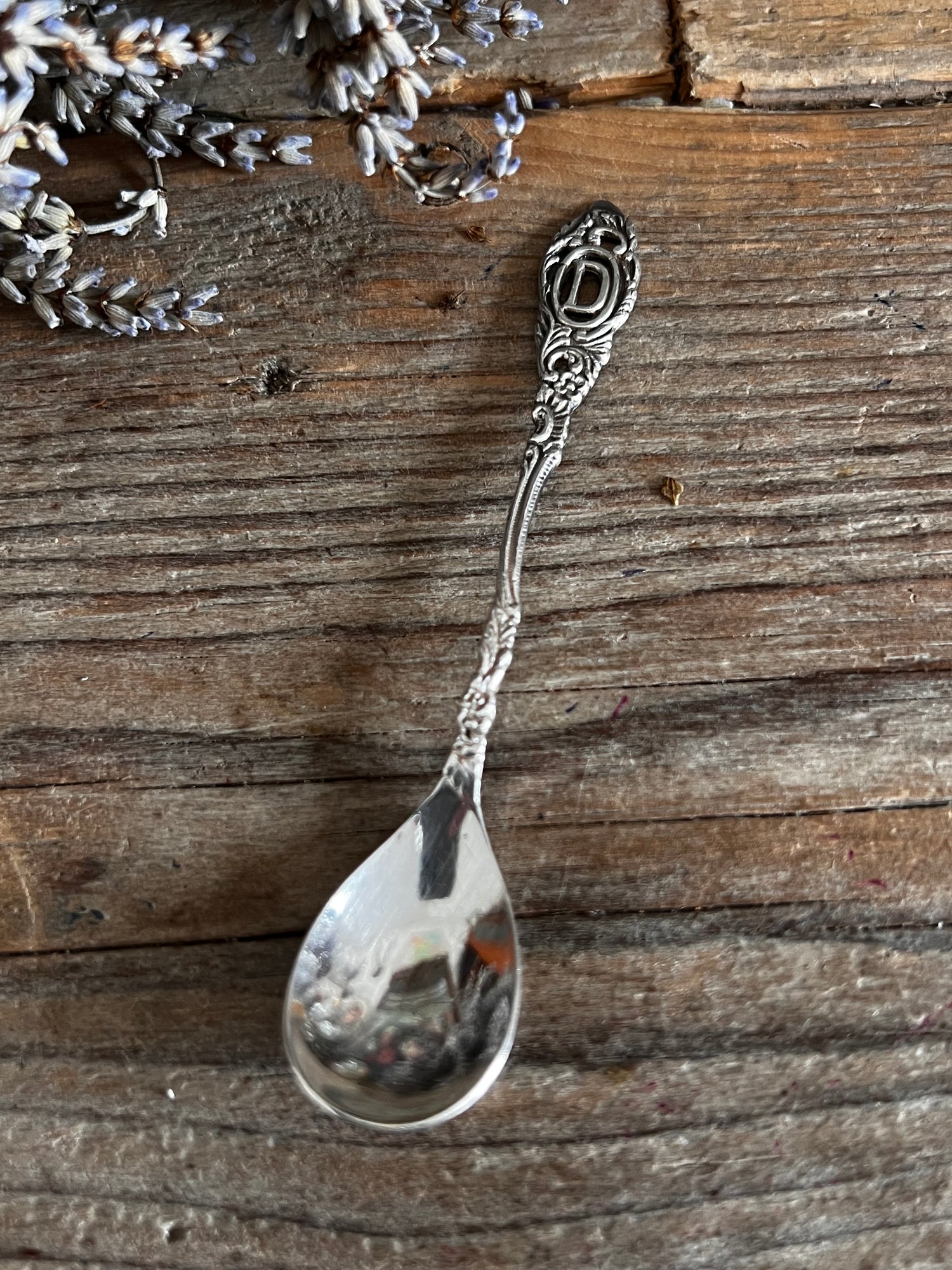 Letter theelepeltje D