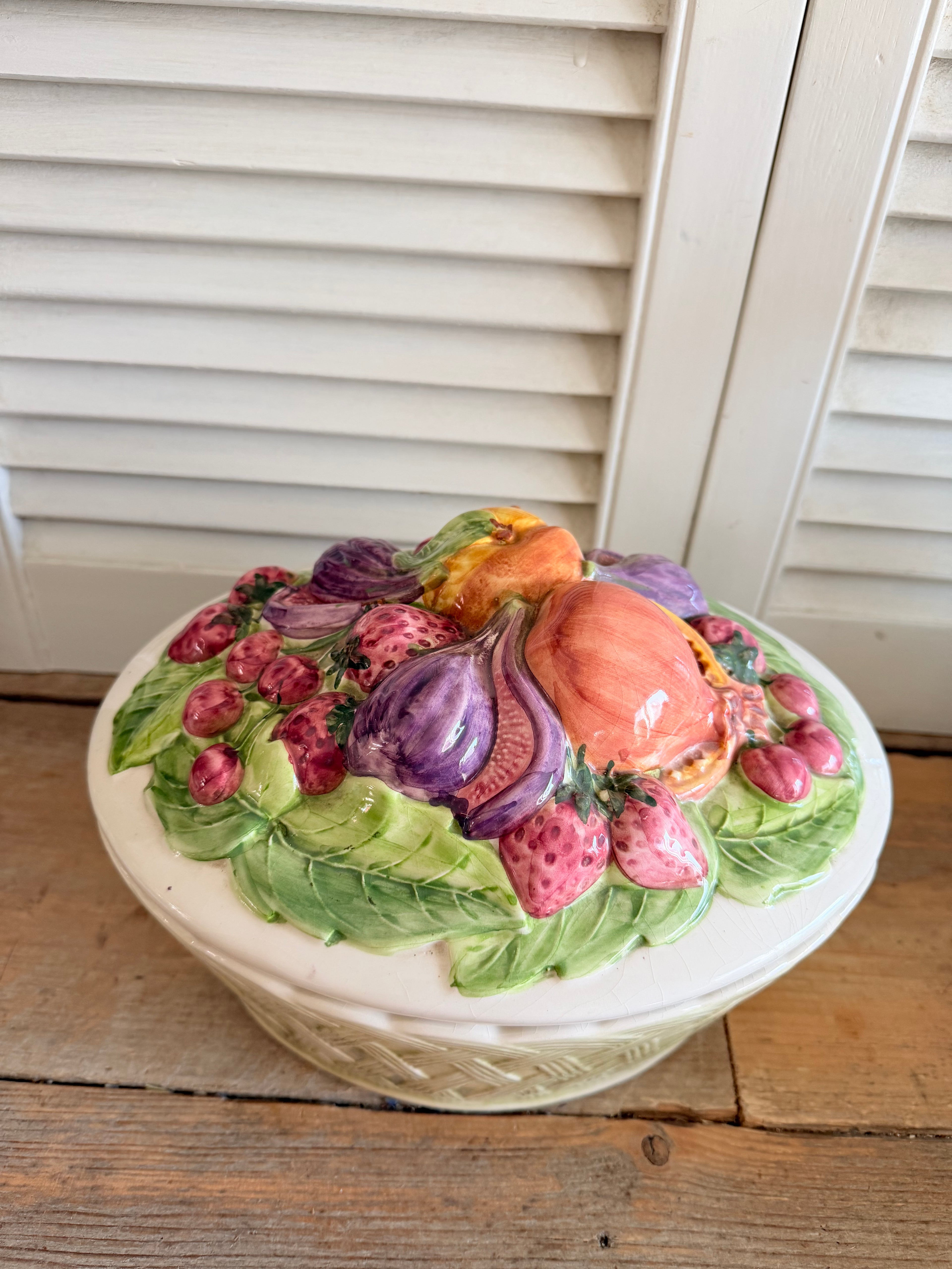 Vintage terrine met fruitdeksel van aardewerk - Bretagne