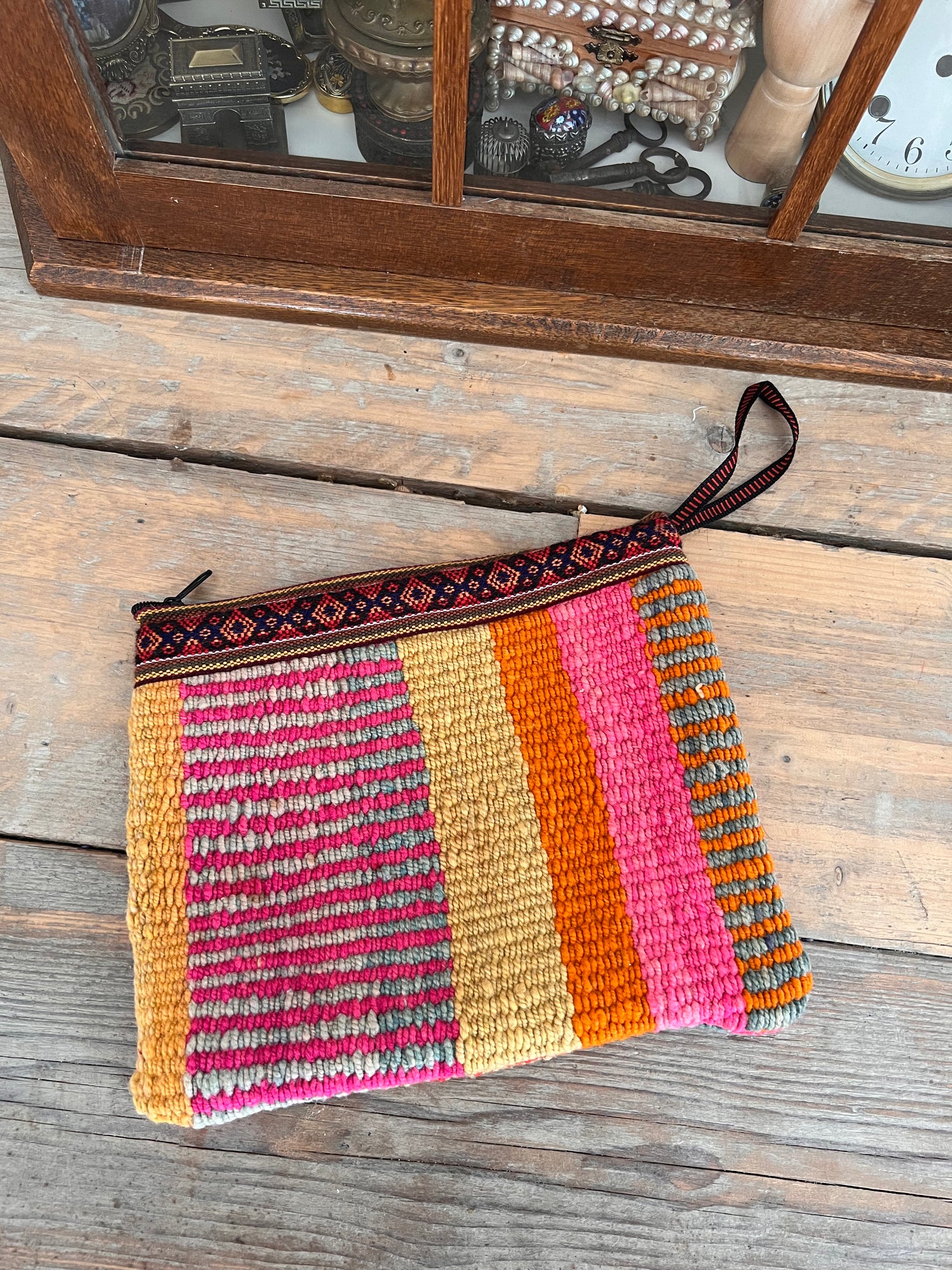 Handgewebter Kulturbeutel gestreift