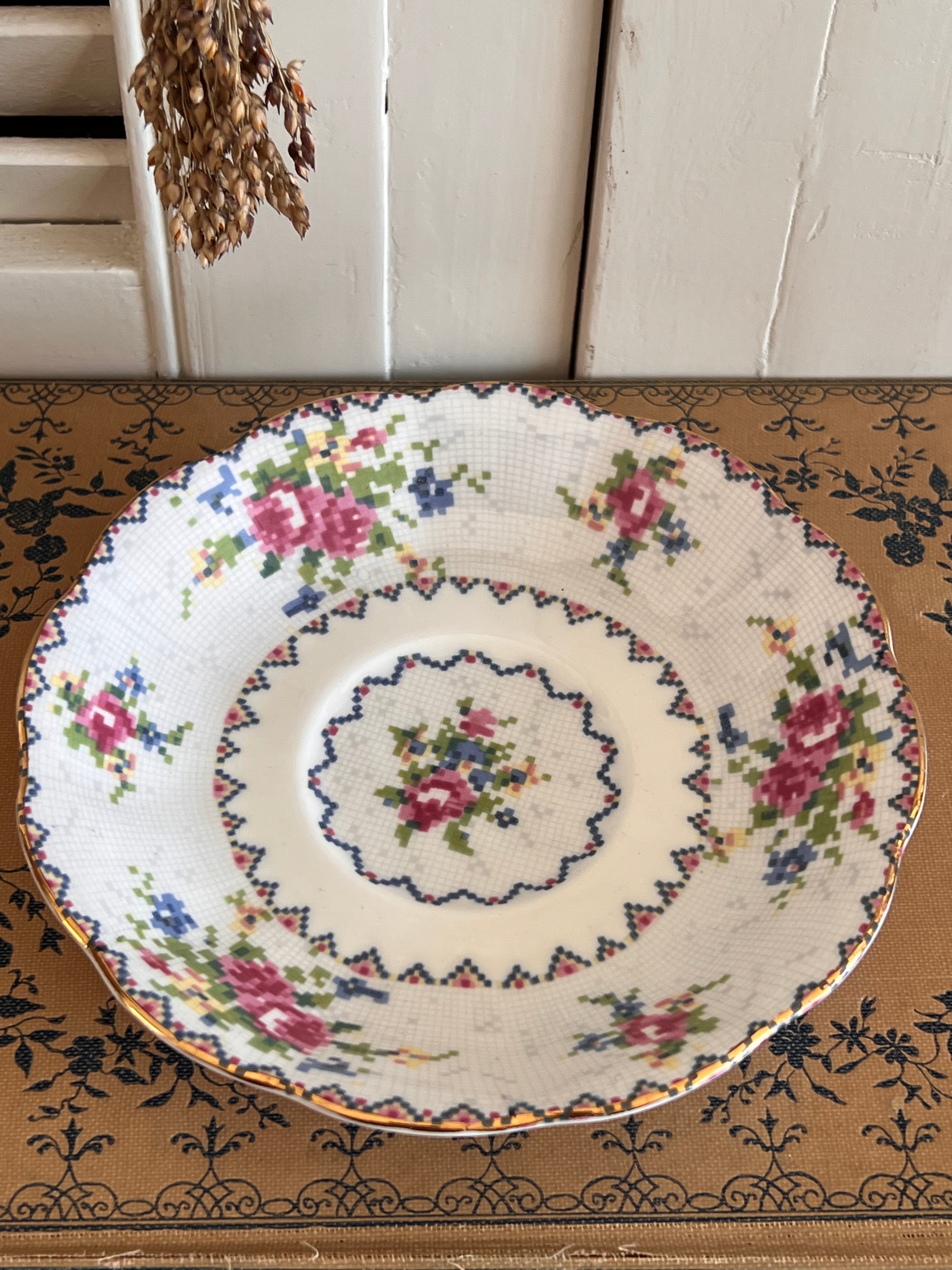Royal Albert kop en schotel Petit Point