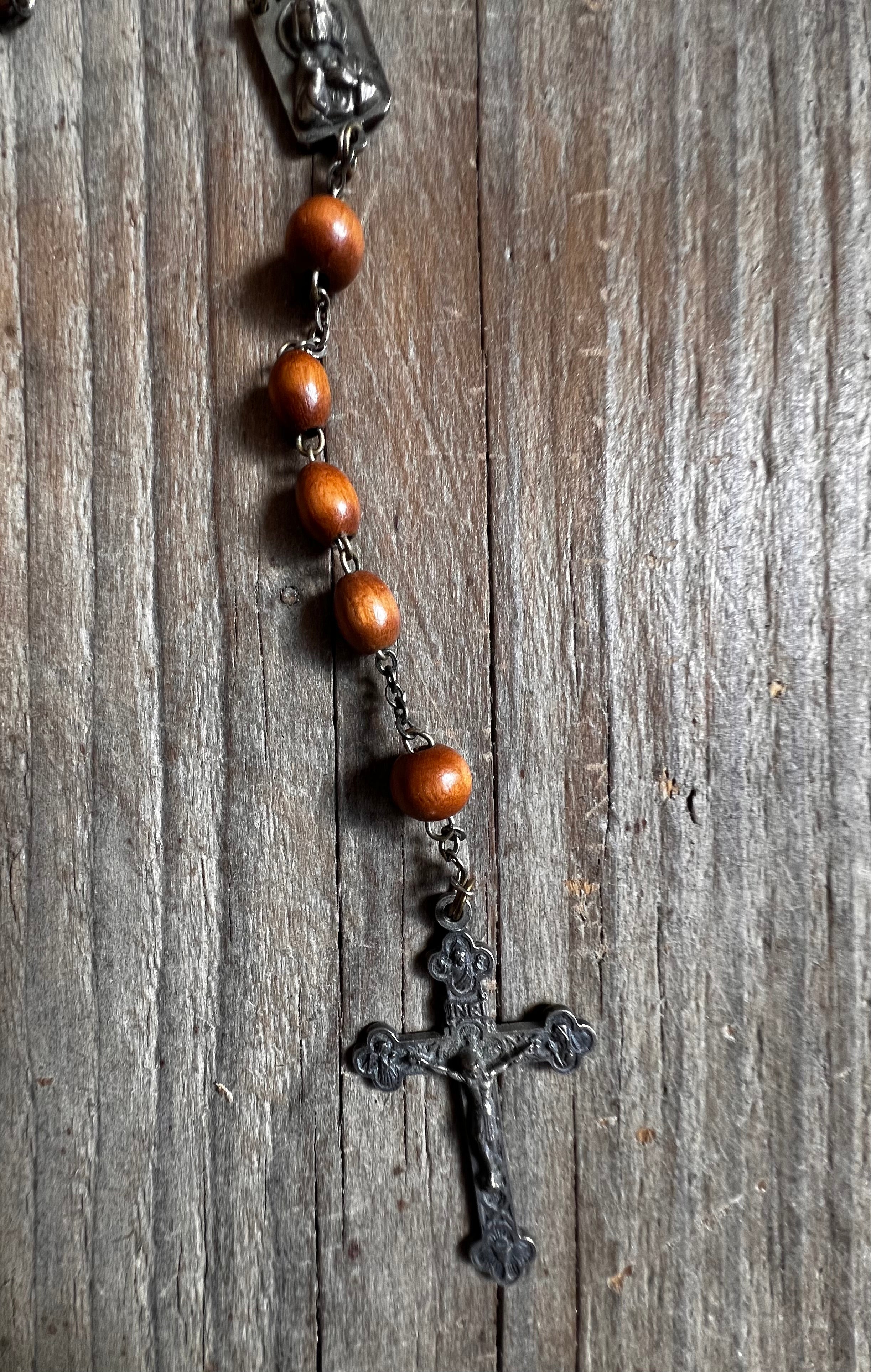Vintage rozenkrans met houten kralen