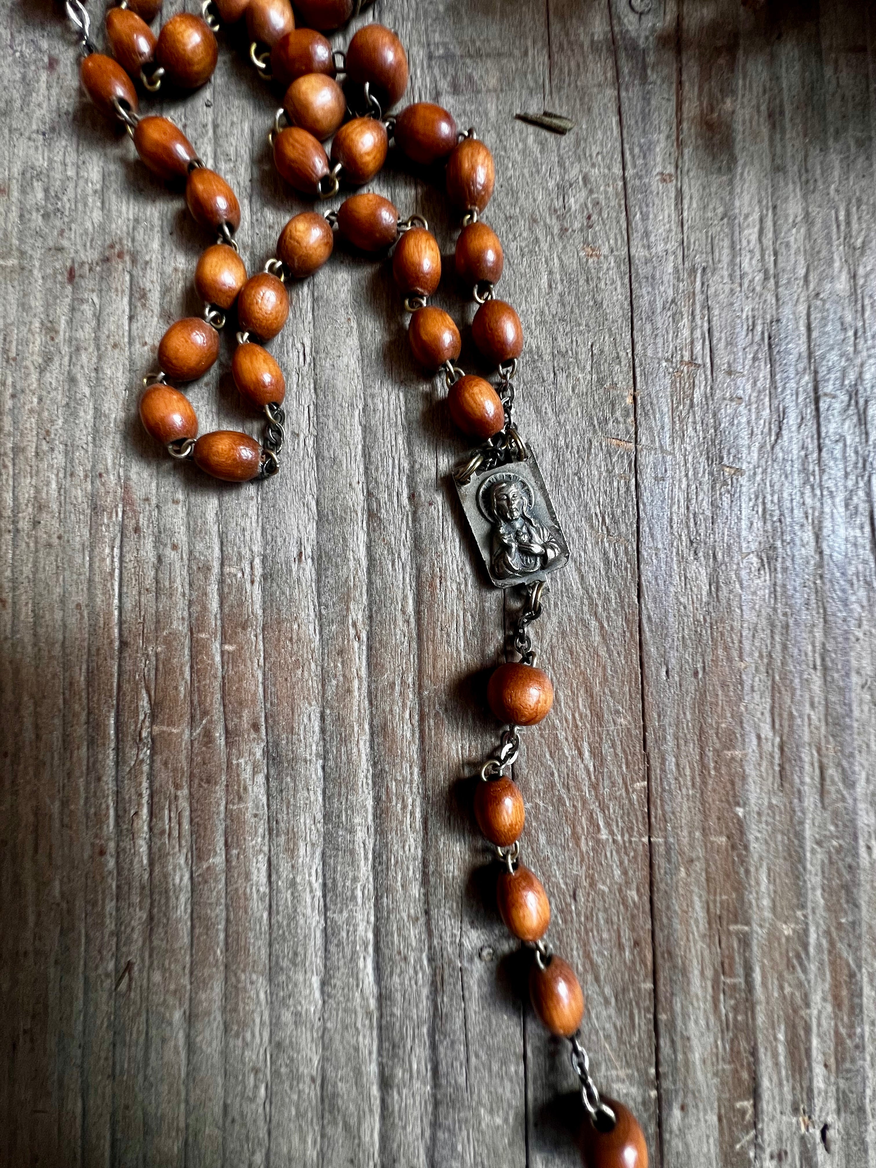 Vintage rozenkrans met houten kralen