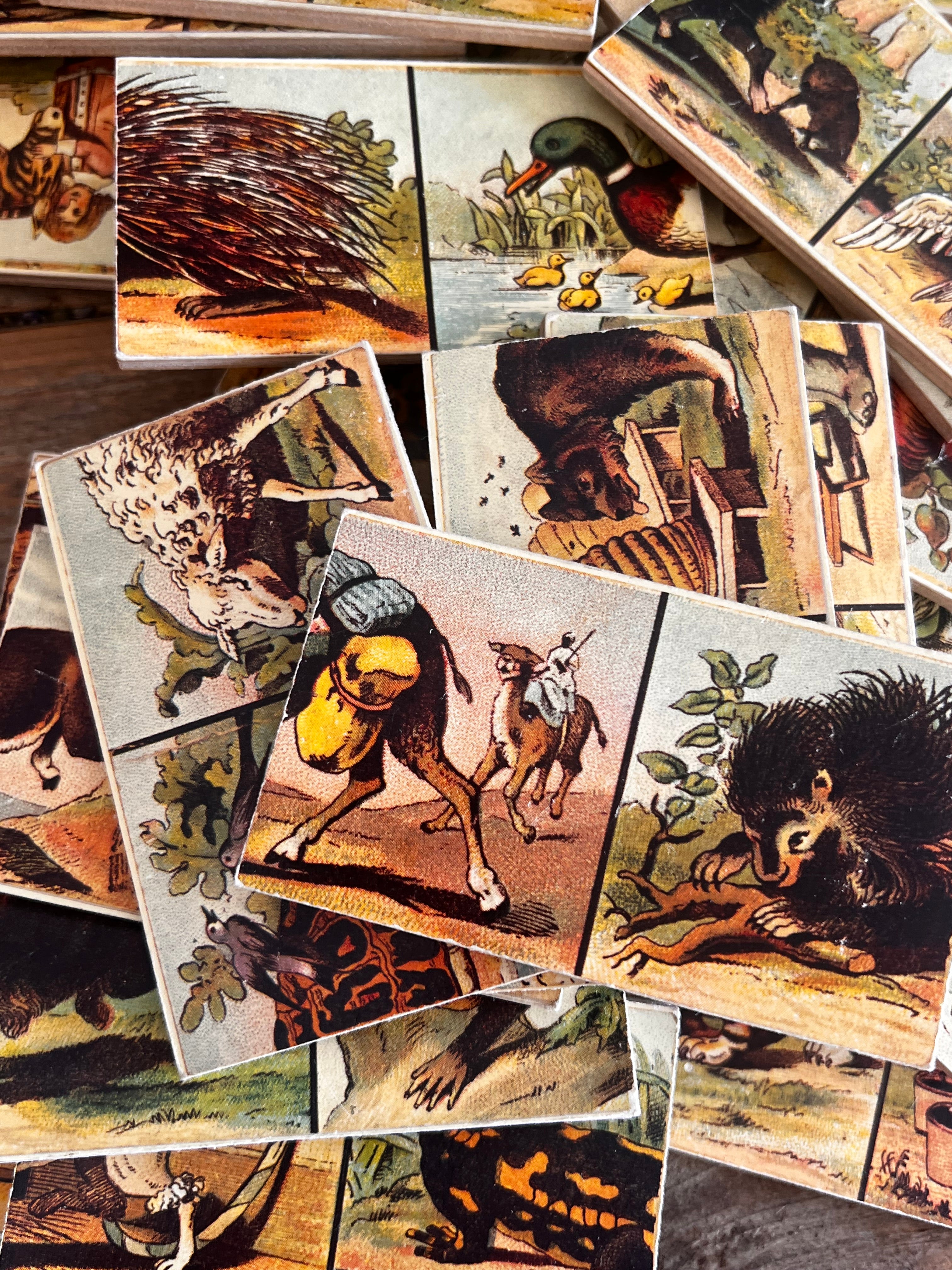 Vintage beelddomino met dieren