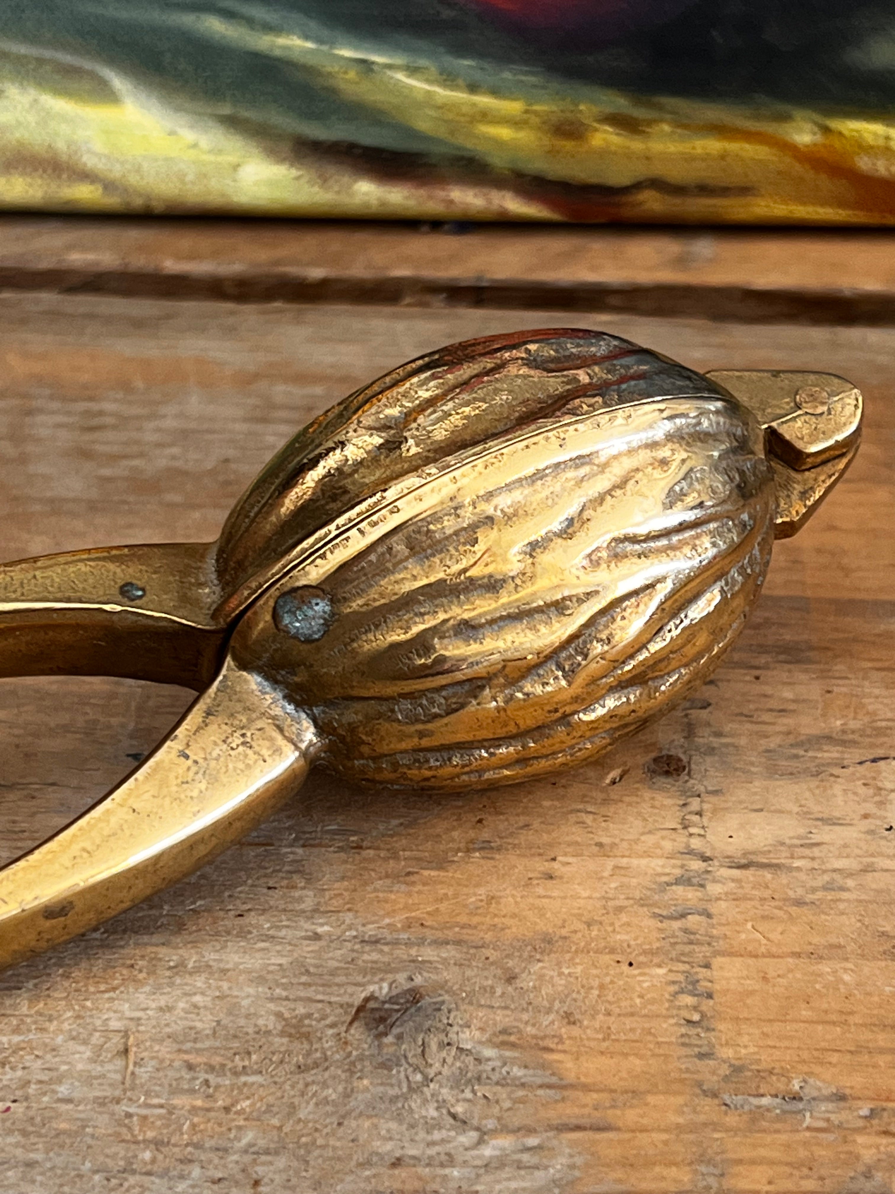Vintage notenkraker walnoot messing