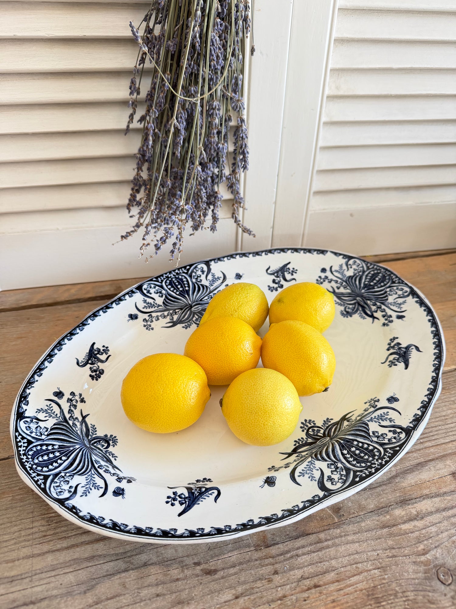Antieke Nimy serveerschaal, Manufacture Imperiale et Royale de Nimy, Muget servies, blauw wit transferware, vintage serveerschaal, Cote d'Azur interieur, Franse brocante, blauw wit servies, Sofia's Brocante