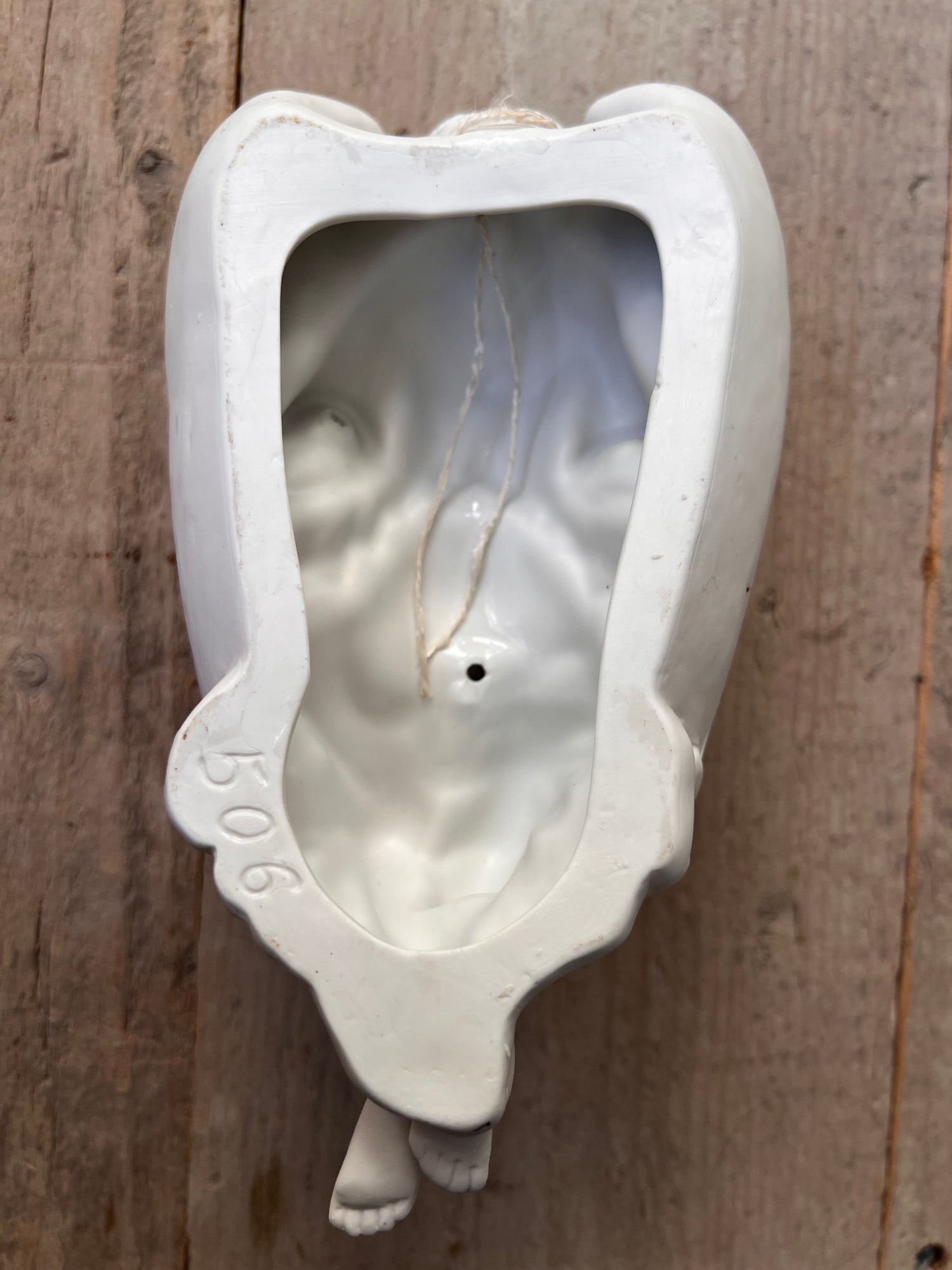 Antiek wijwaterbakje engel