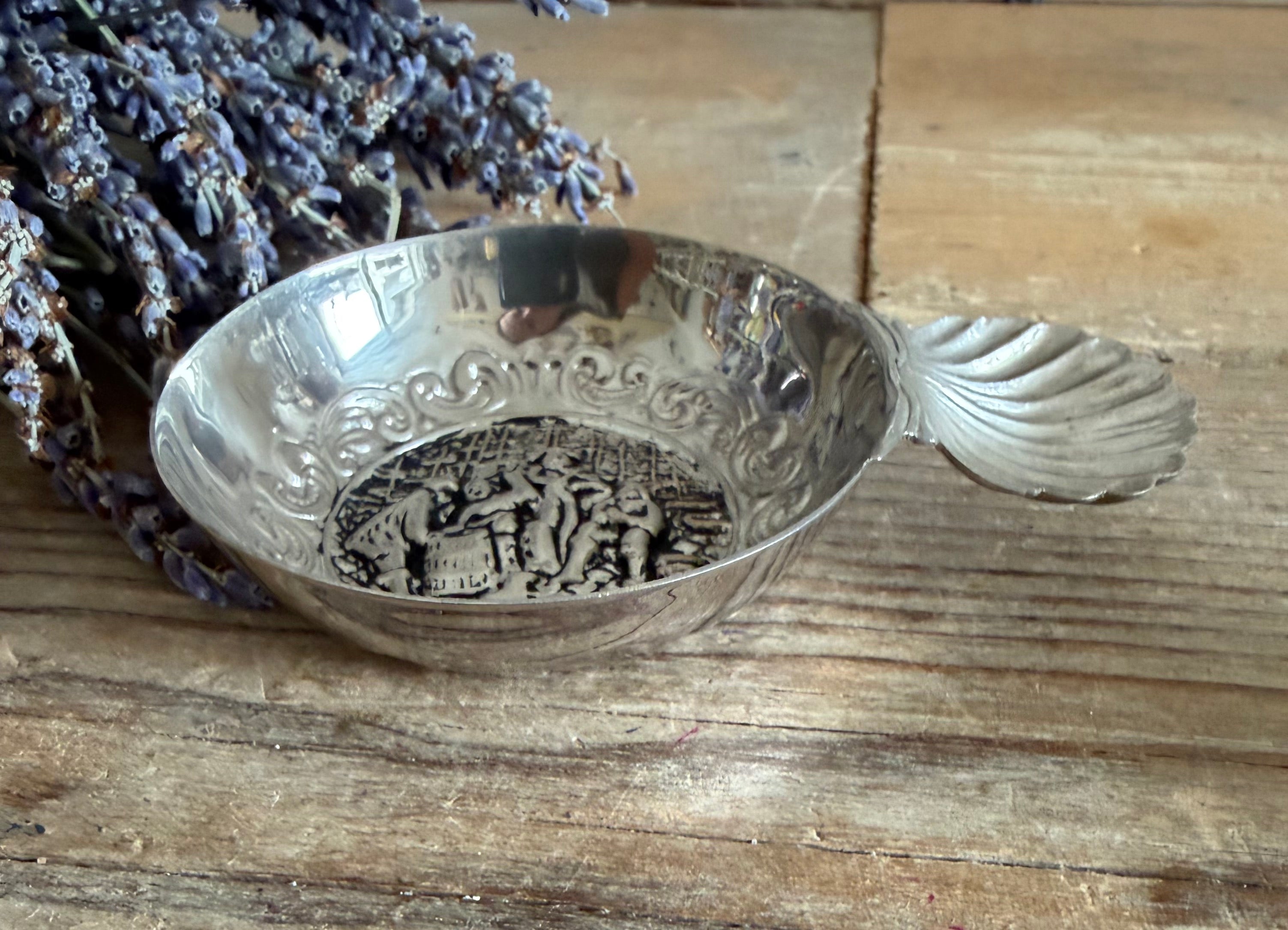 Franse taste-vin, verzilverde taste-vin, wijnproeversschaaltje, vintage wijnproever, Franse brocante, Sofia&