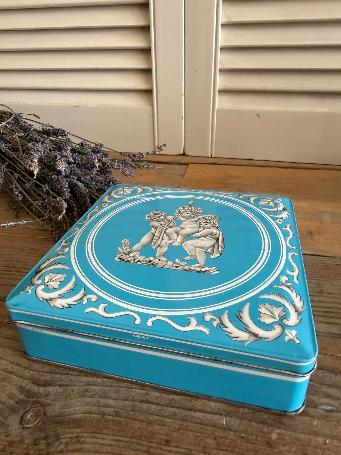 vintage koektrommel, Wedgwood-stijl, turquoise blik, Engelse woondecoratie, klassieke bewaartrommel, Jasperware stijl, Sofia&