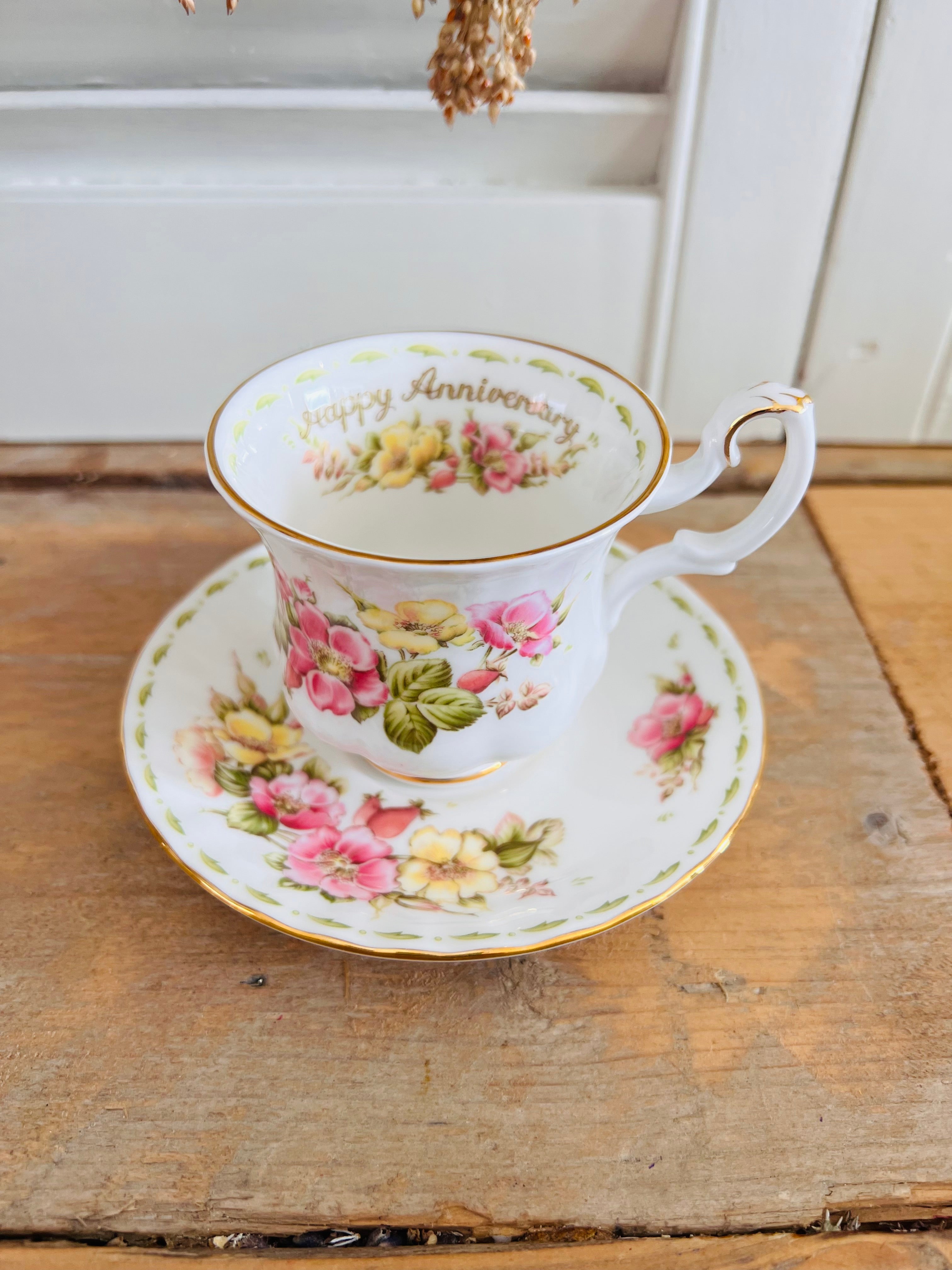 Royal Albert Happy Aniversary