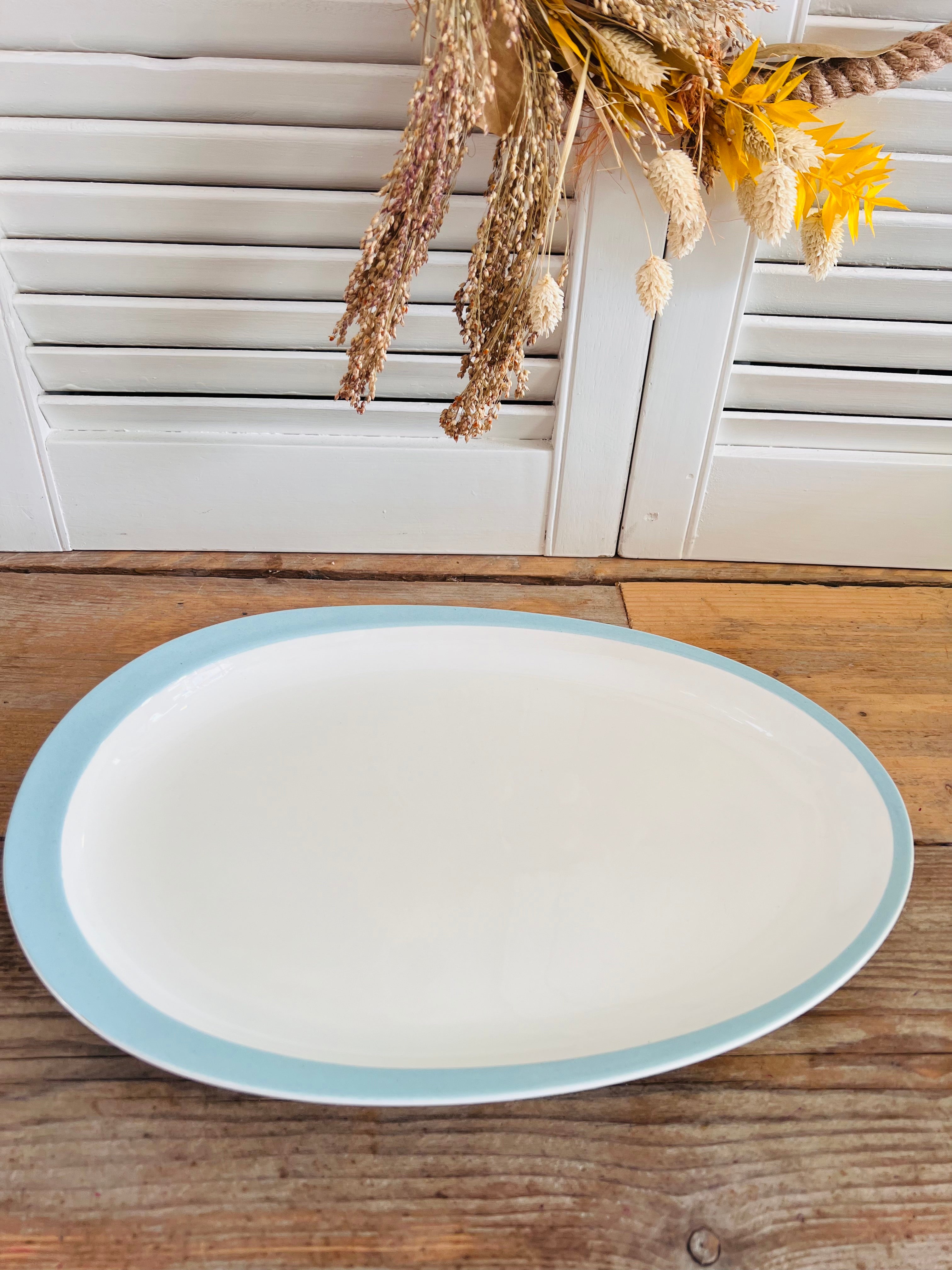 Petrus Regout serveerschaal pastel blauw