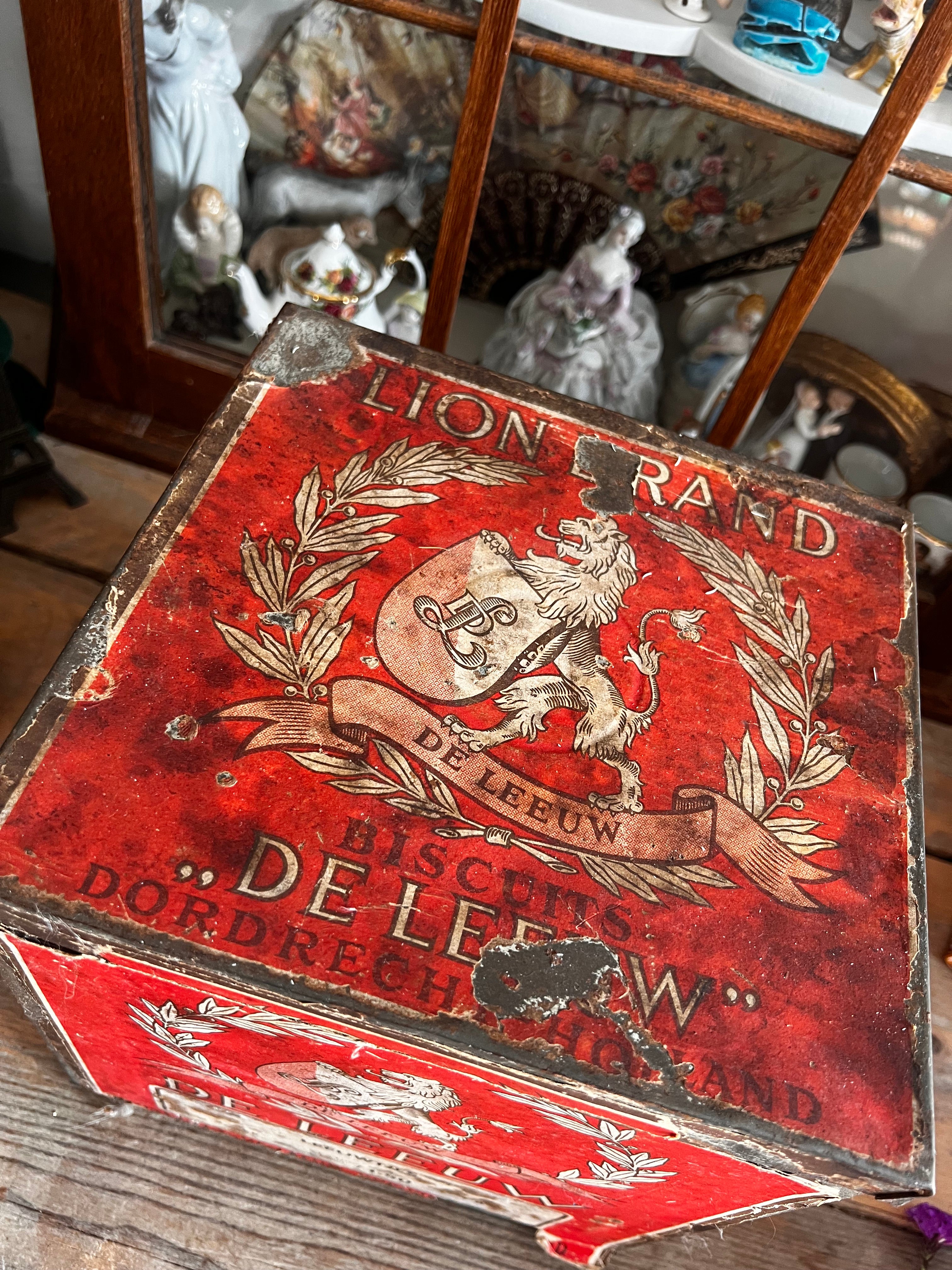 Antiek winkelblik "De Leeuw" Dordrecht