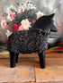 Ikea Dala paard zwart, Ikea Dala paard jaren 90, Ikea vintage design, Ikea Katarina Brieditis, Dala paard decoratie, Scandinavisch design, vintage Ikea accessoires, zwart Dala paard, uniek woonaccessoire.