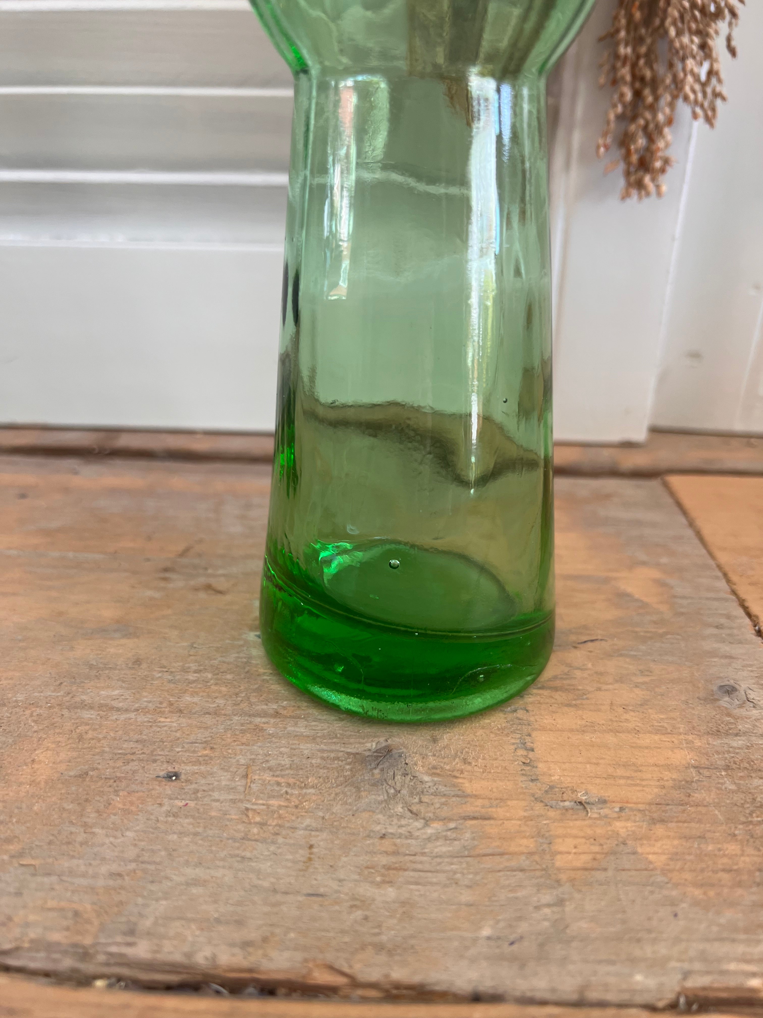 Groen uranium bollenvaasje