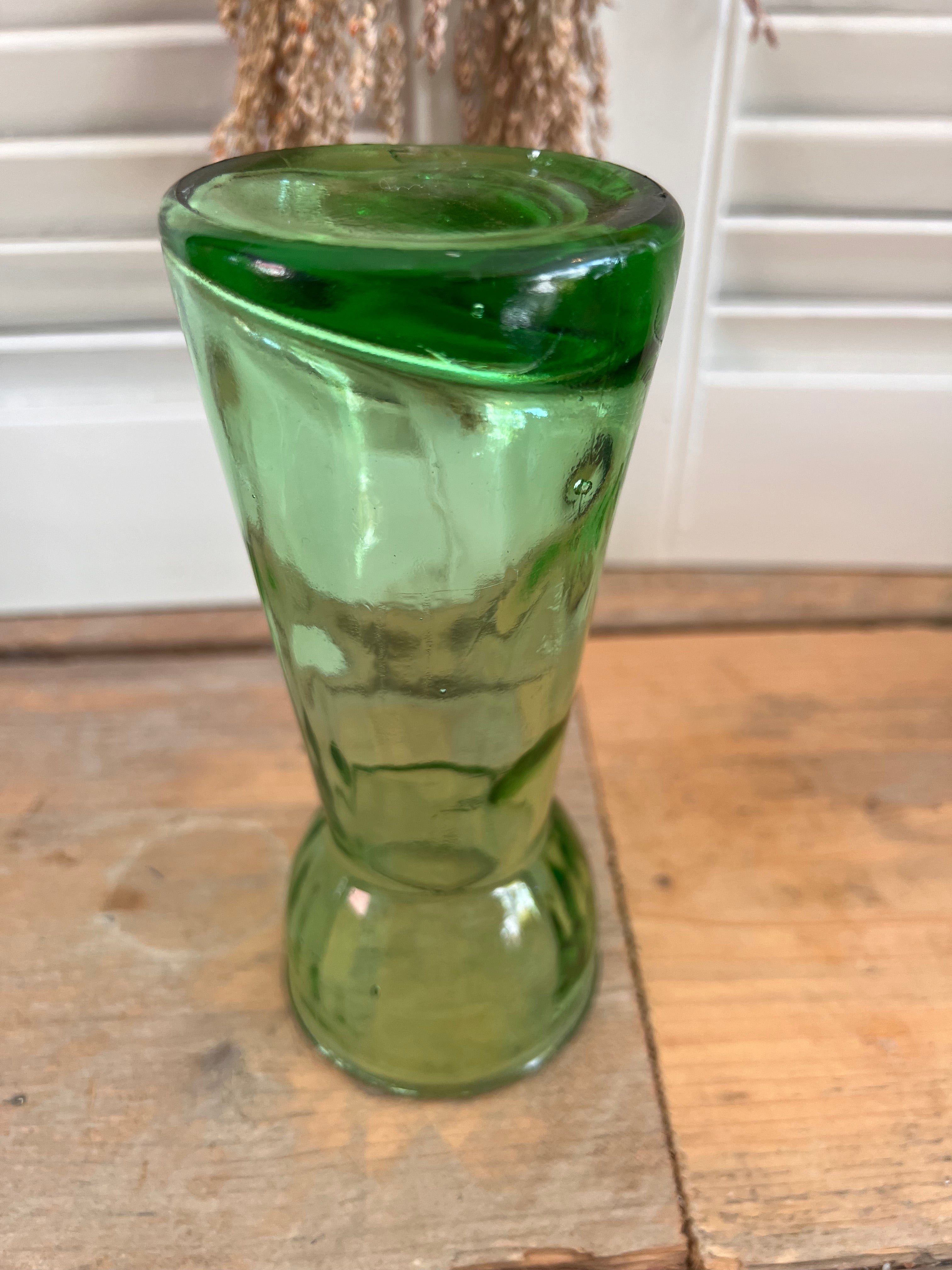 Groen uranium bollenvaasje