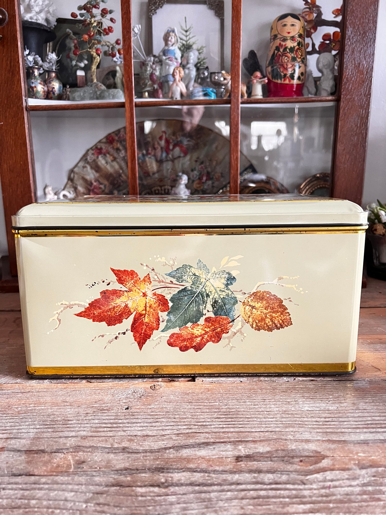 Groot blik met herten - een sfeervolle herfstdecoratie voor in huis