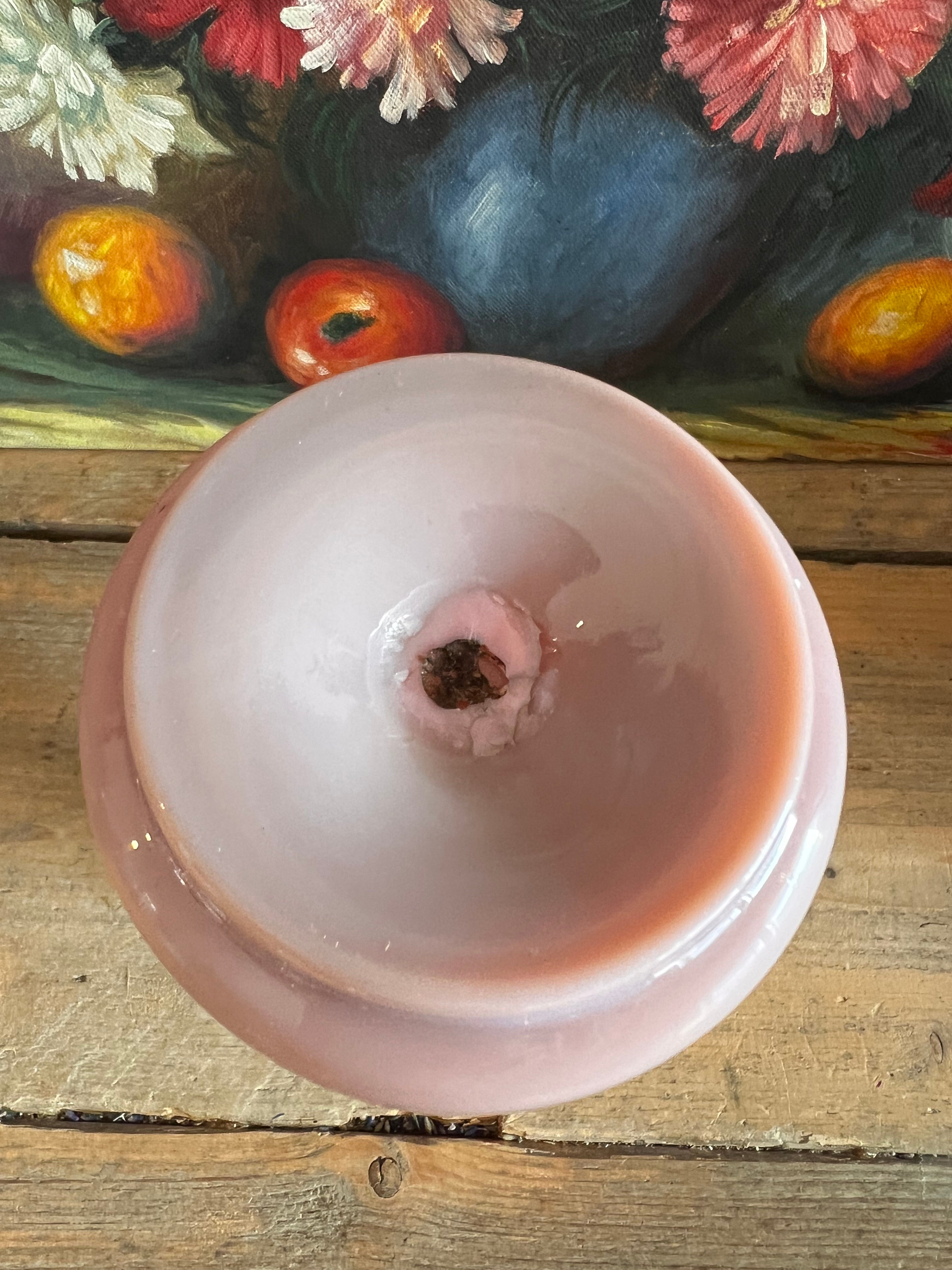 antieke vaas, roze opaline vaas, Fragonard afbeelding vaas, vintage opaline glas, decoratieve antieke vaas, Fragonard glasvaas, romantische vaas, klassieke woondecoratie
