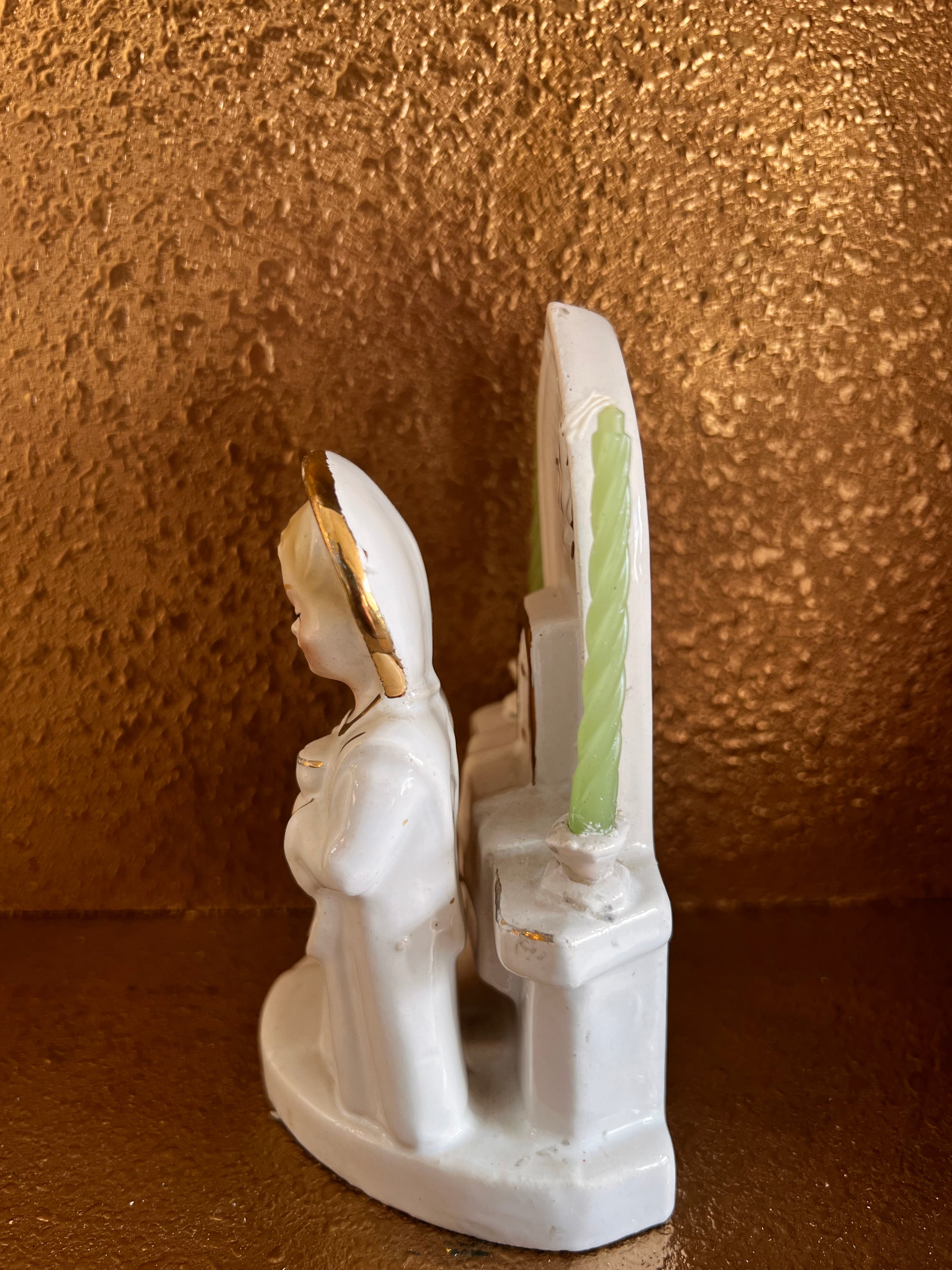 devoot kandelaartje vintage, kandelaartje eerste communie, beeldje dienaartje, altaar kandelaartje, cadeau eerste communie, religieus kandelaartje, vintage kaarsenhouder, kleine verjaardagskaarsjes houder.