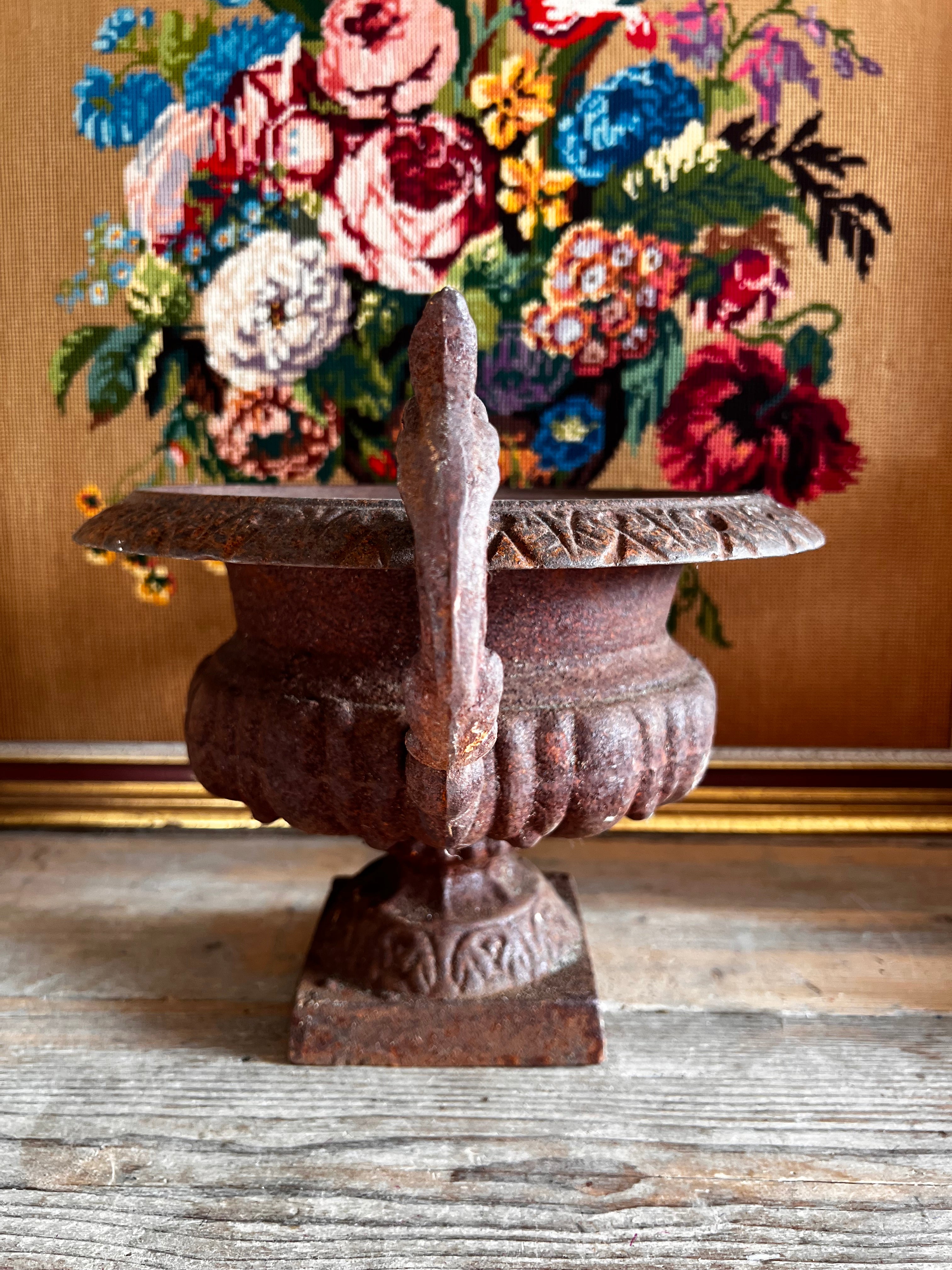 Franse oorvaas, oorvaas, gietijzeren oorvaas, franse brocante