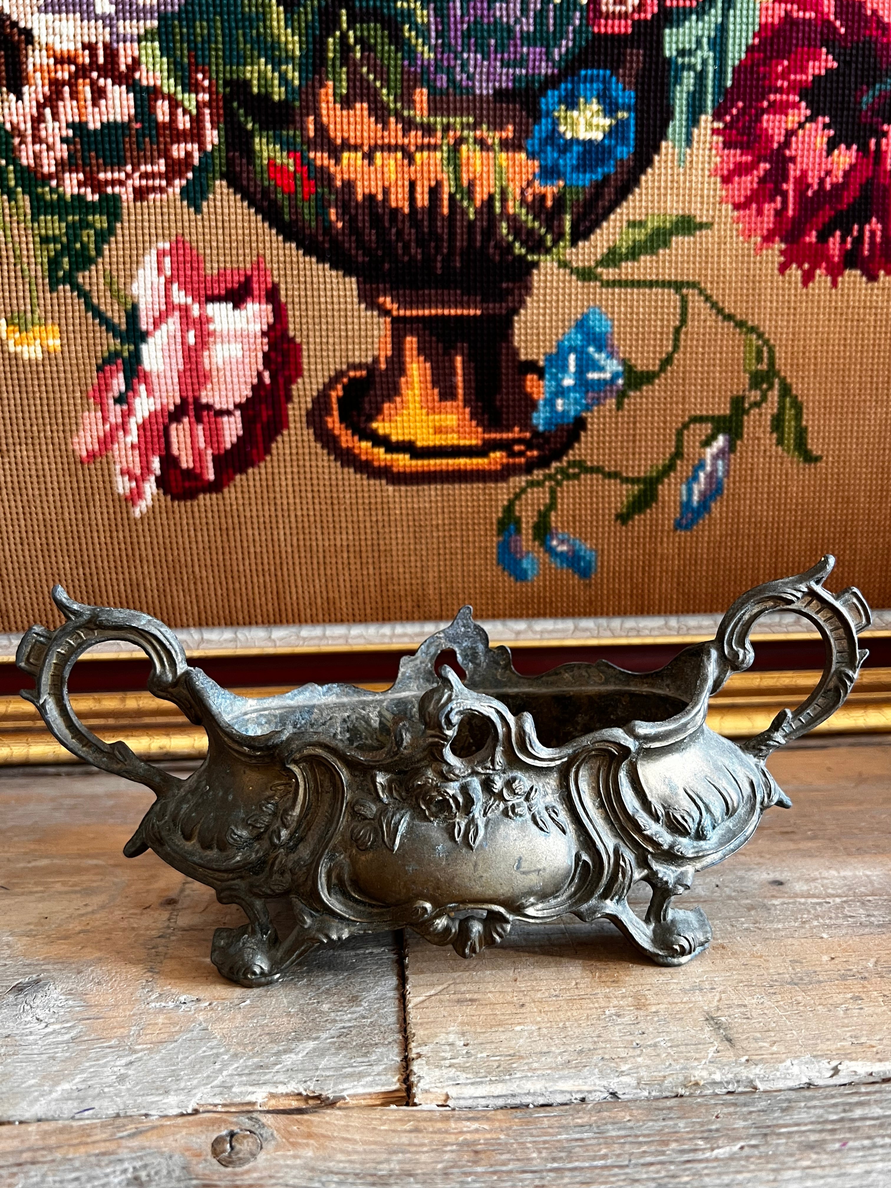 antieke jardinière, Franse messing jardinière, vintage plantenbak messing, antiek Frans tuinaccessoire, messing jardinière 1900, klassieke Franse plantenbak, antieke plantenbak webshop.