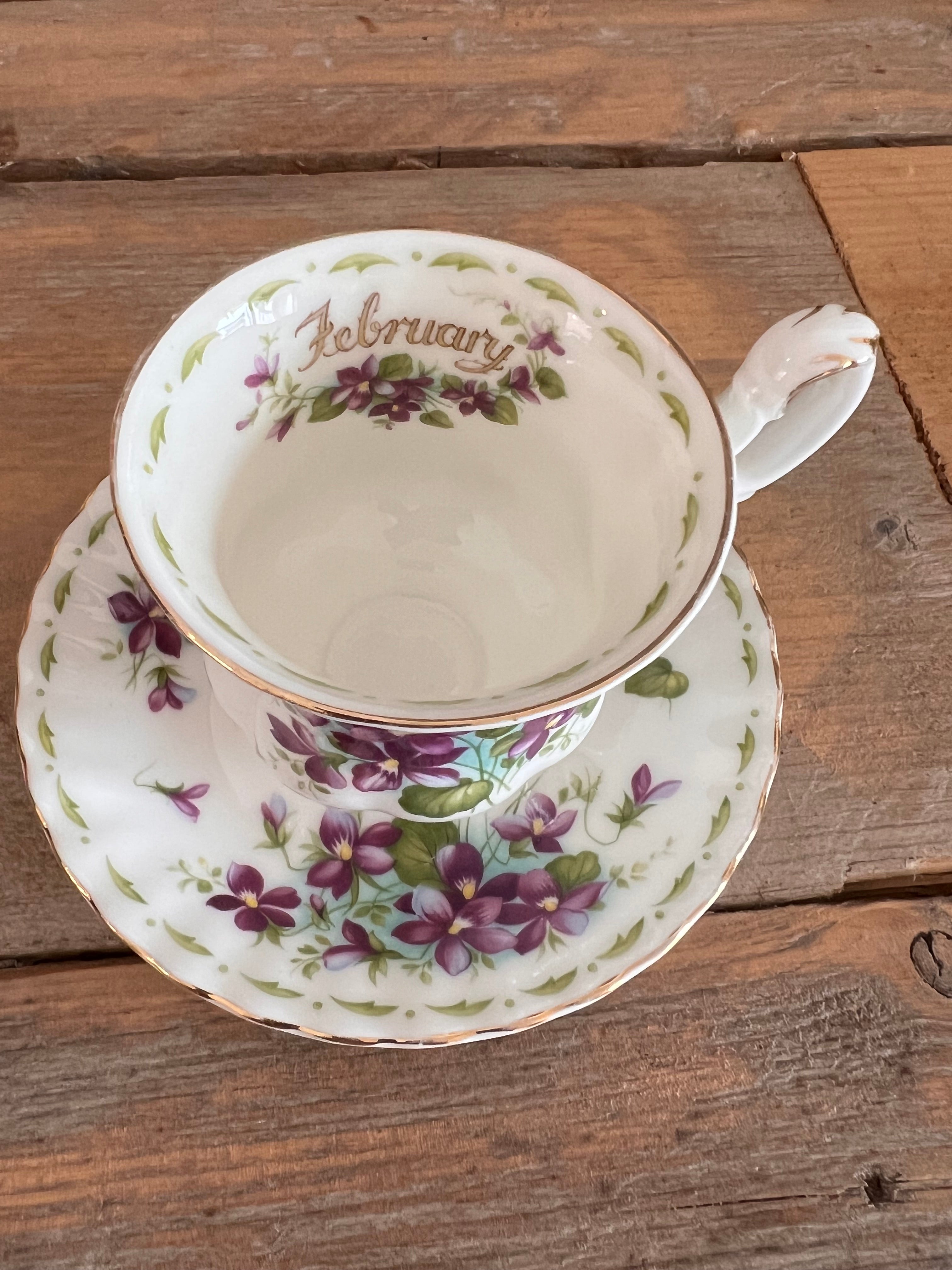 Kop en schotel Flower of the month February