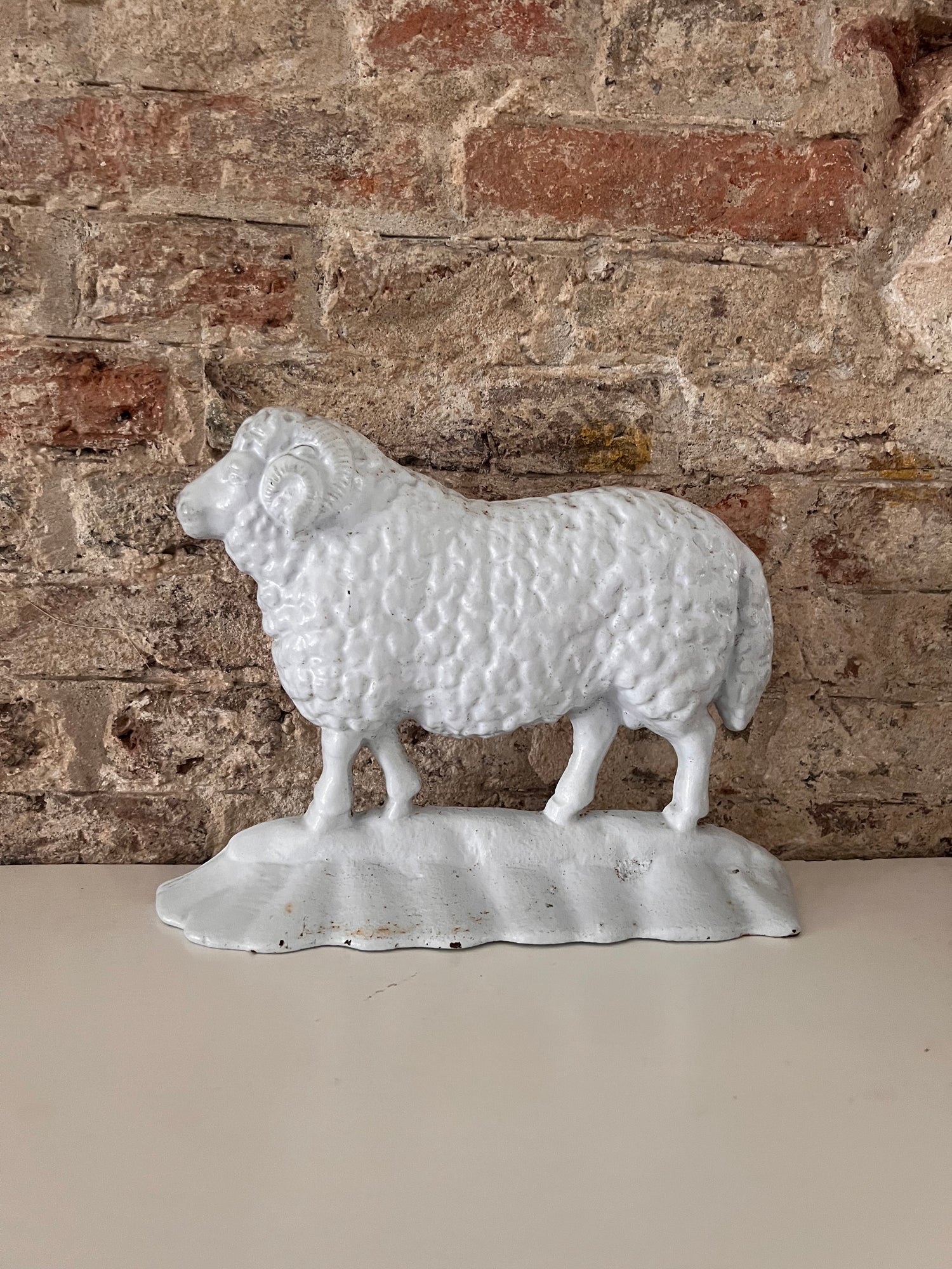 Gietijzeren deurstopper wit schaap