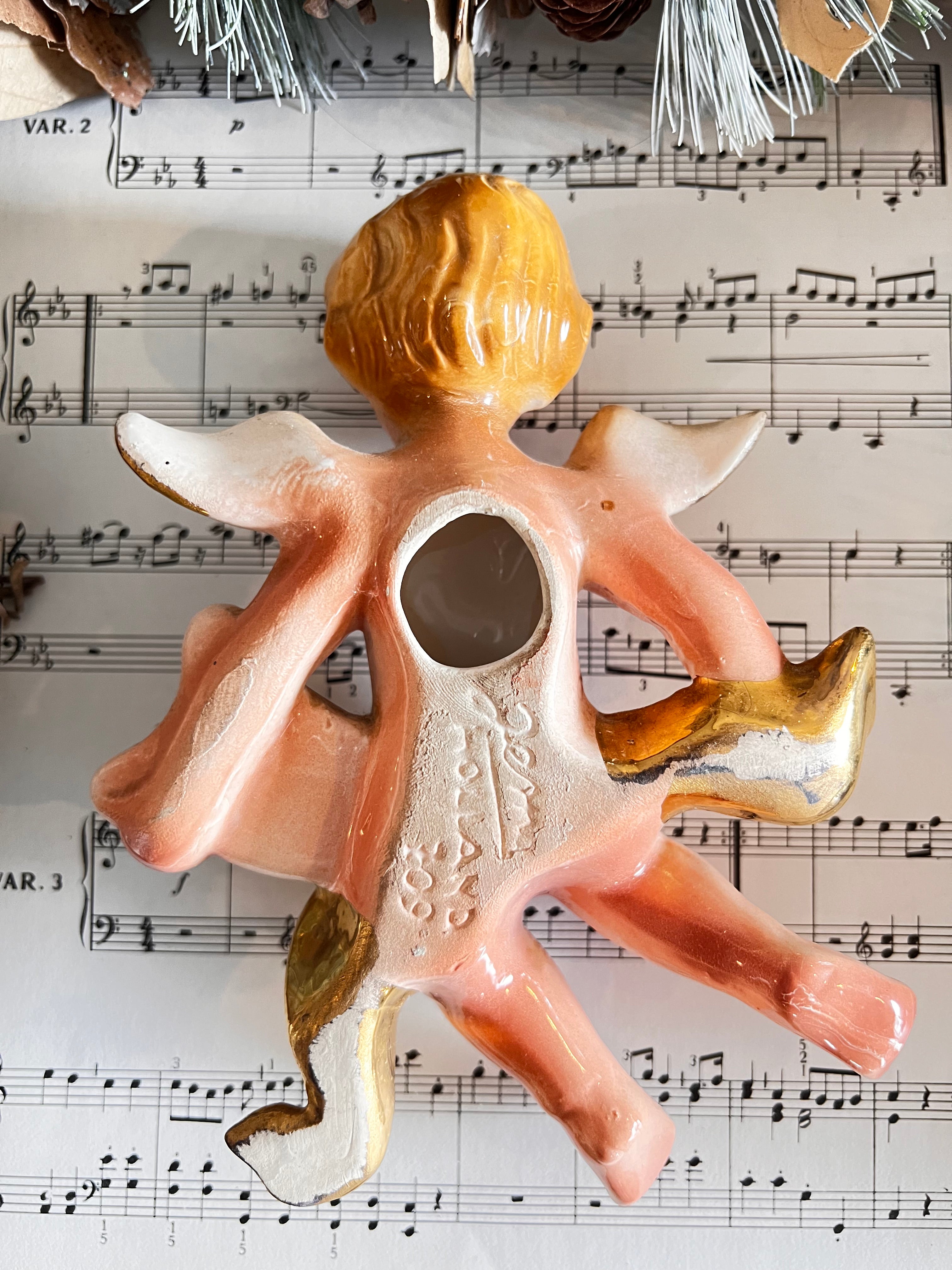 Jema engel voor aan de muur - tijdloze wanddecoratie