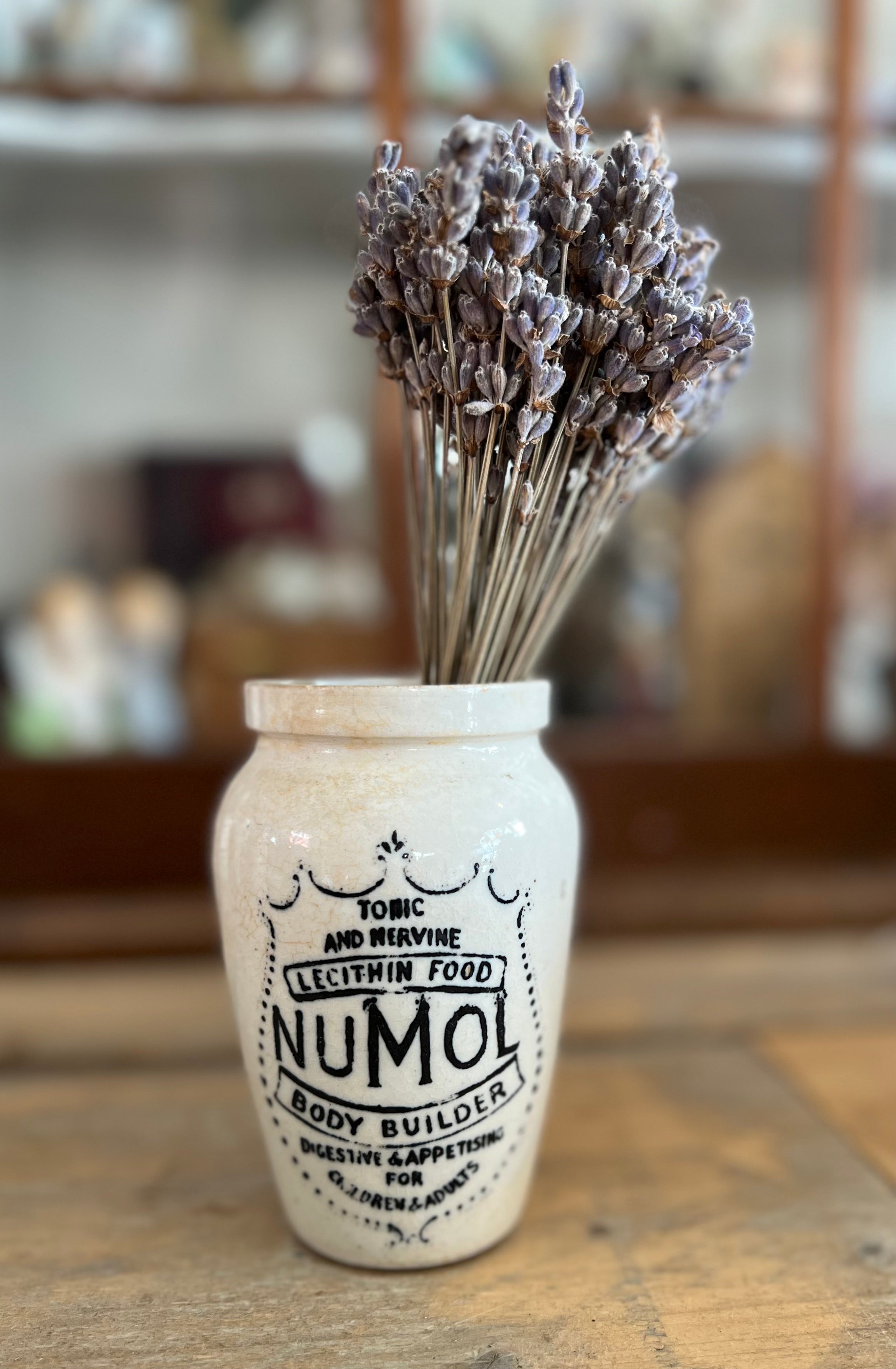 Antiek potje "Numol"