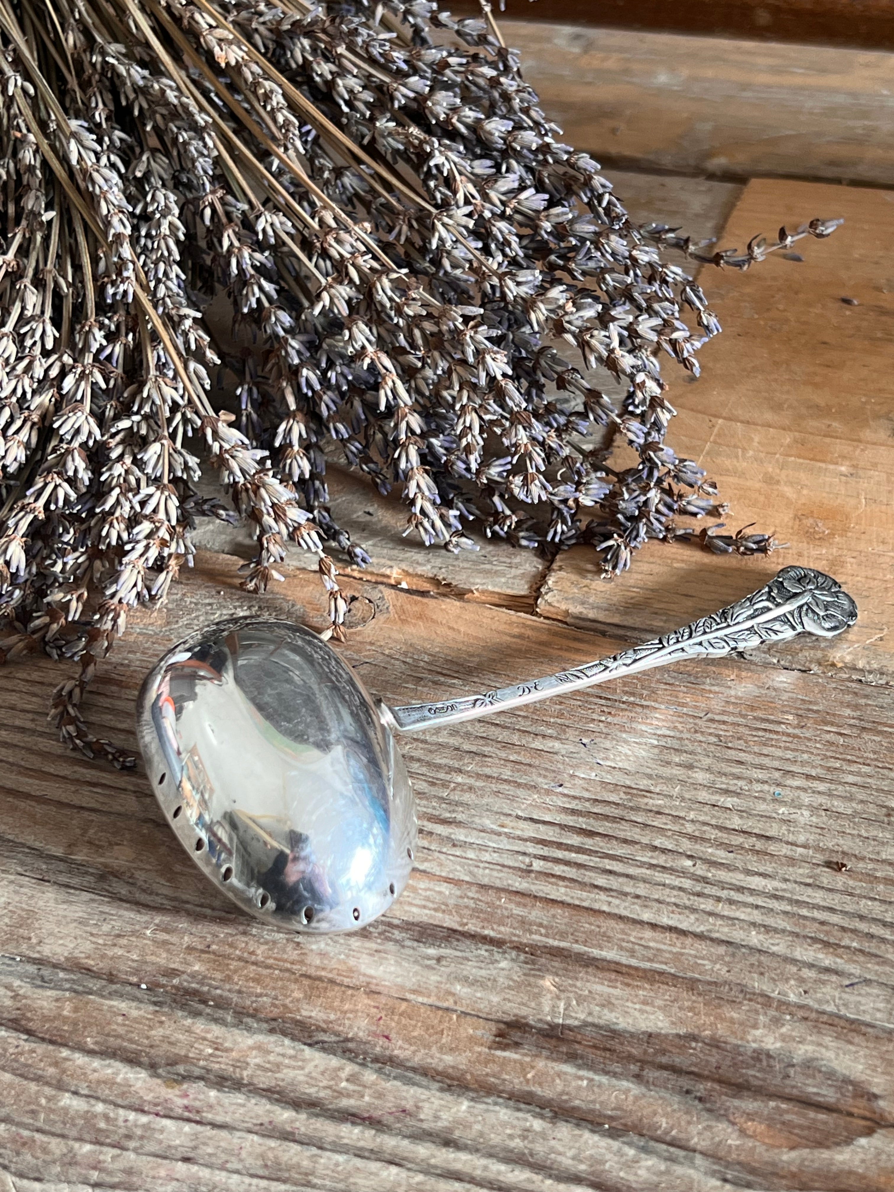 Verzilverde suikerstrooier Roos van Douwe Egberts