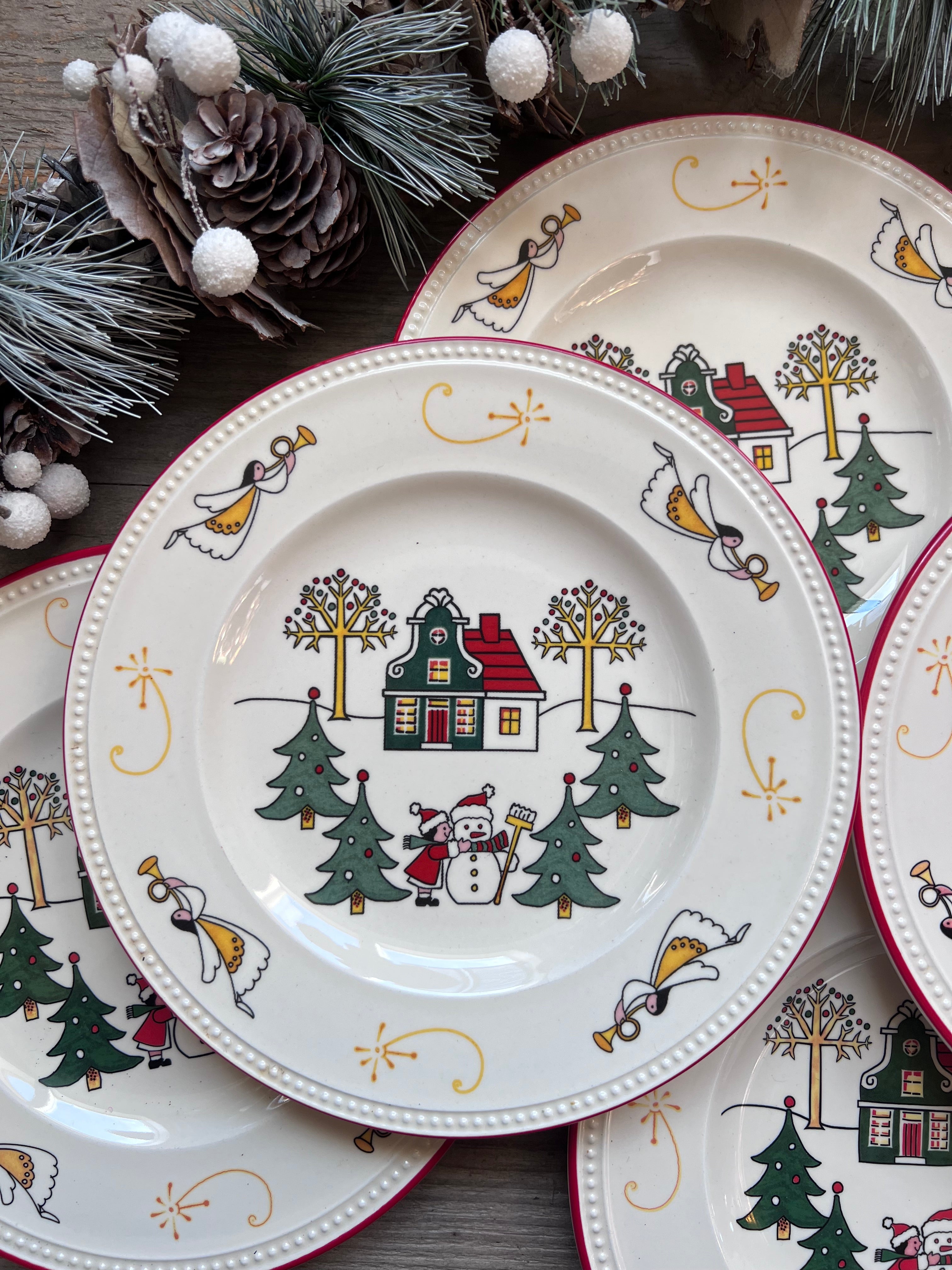 Windsor Christmas gebaksbord, Wedgwood kerst servies, kerst gebaksbord porselein, feestelijk servies kerst, luxe kersttafel, duurzaam kerst servies, kerst cadeaus porselein