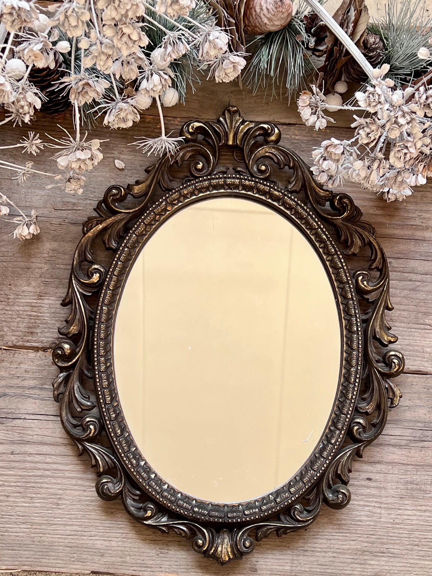 vintage spiegel, messing omlijsting, ovale spiegel, kleine spiegel hal, spiegel toilet, decoratieve spiegel, hal spiegel messing, retro spiegel, wandspiegel ovaal.