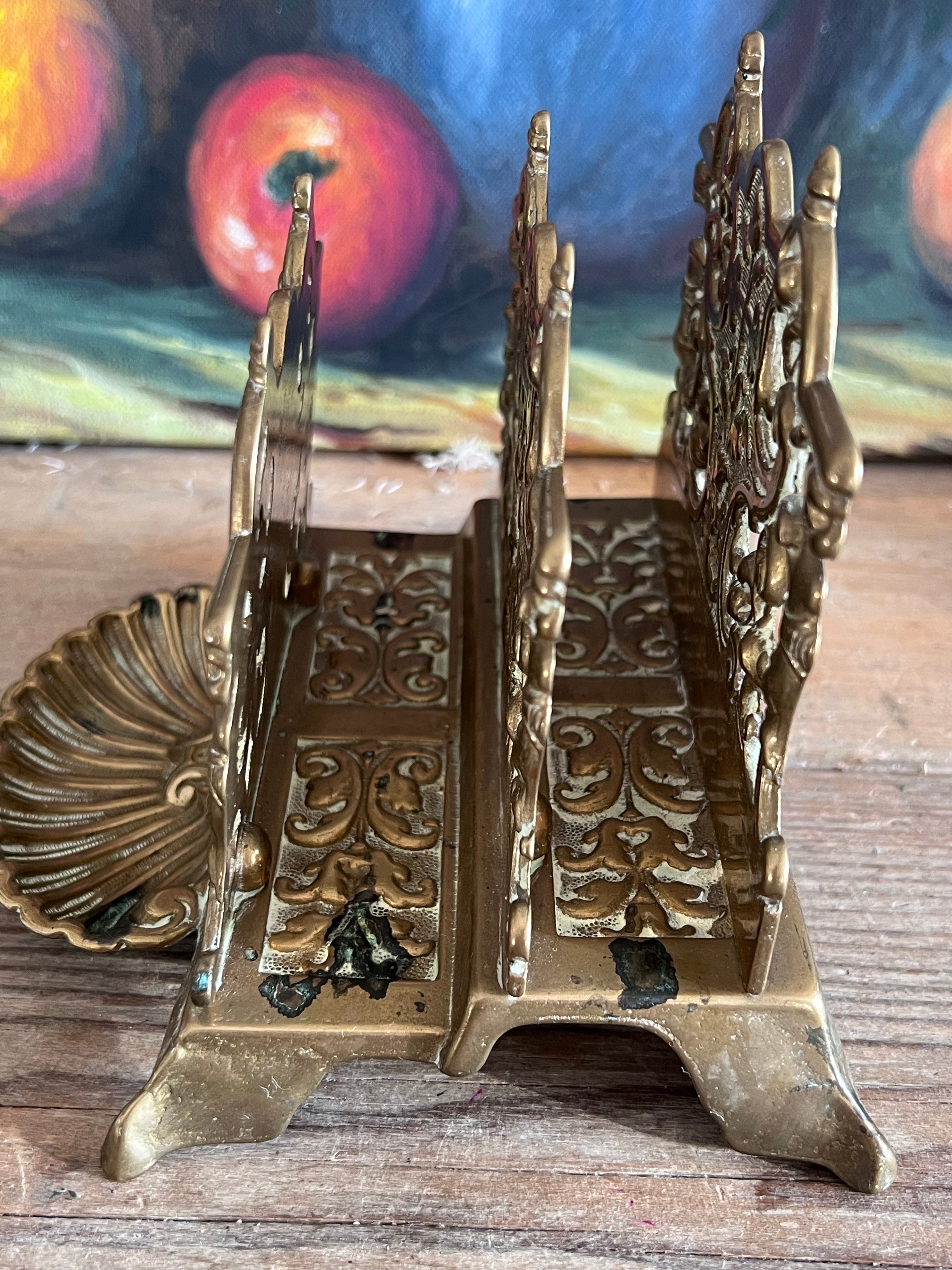 vintage brievenhouder messing, Art Nouveau brievenhouder, messing bureau organizer, vintage bureau accessoire, Art Nouveau design, brievenhouder klassiek, messing posthouder, stijlvolle brievenhouder, bureau organizer vintage.