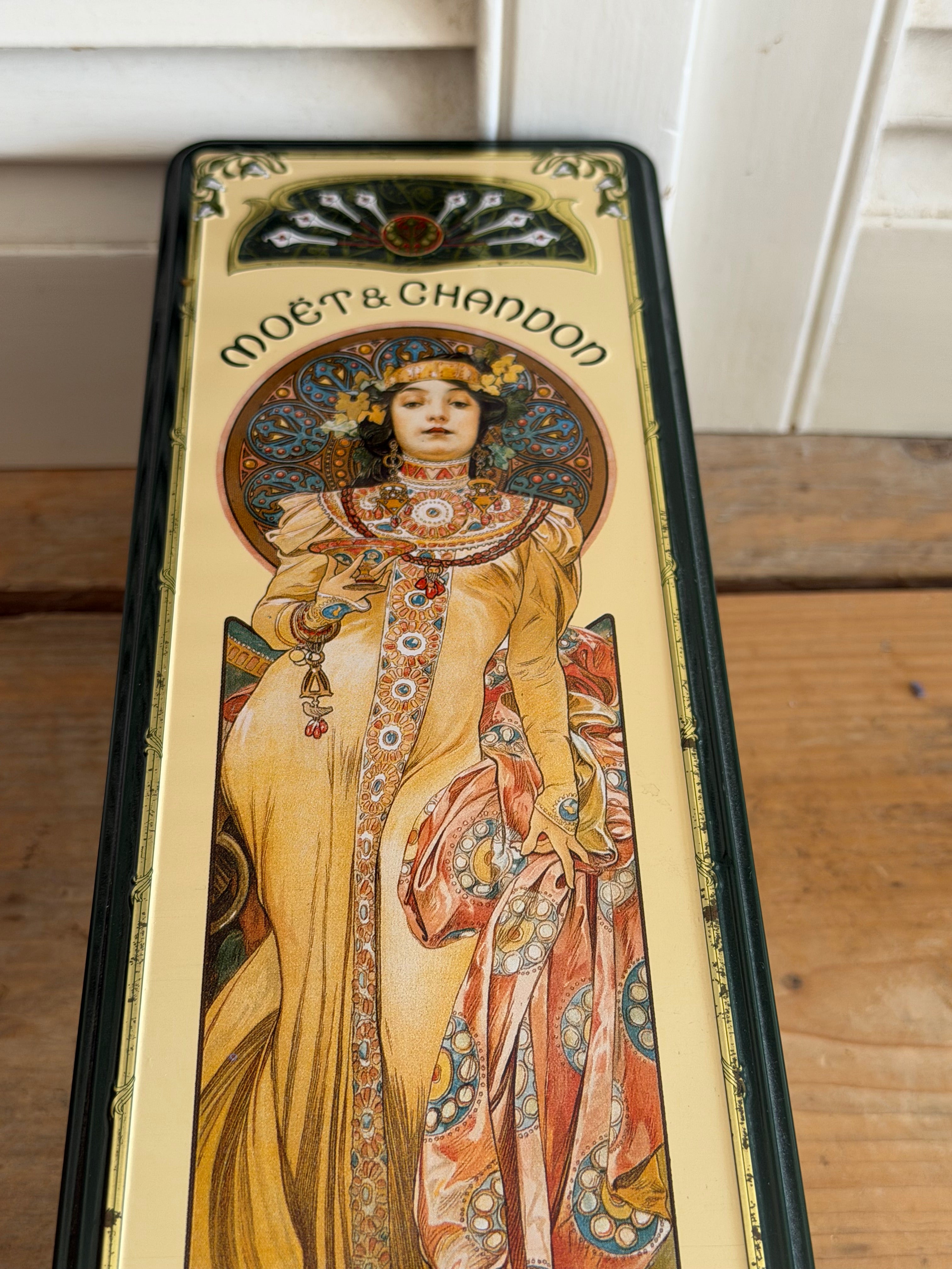 Moët & Chandon blik, vintage Moët & Chandon, champagne blik vintage, Moët champagne tin, Frans reclameblik, Art Nouveau blik Mucha, vintage bar decoratie, champagne verzamelobject, Moët 1988 vintage, luxe vintage blik, Sofia&