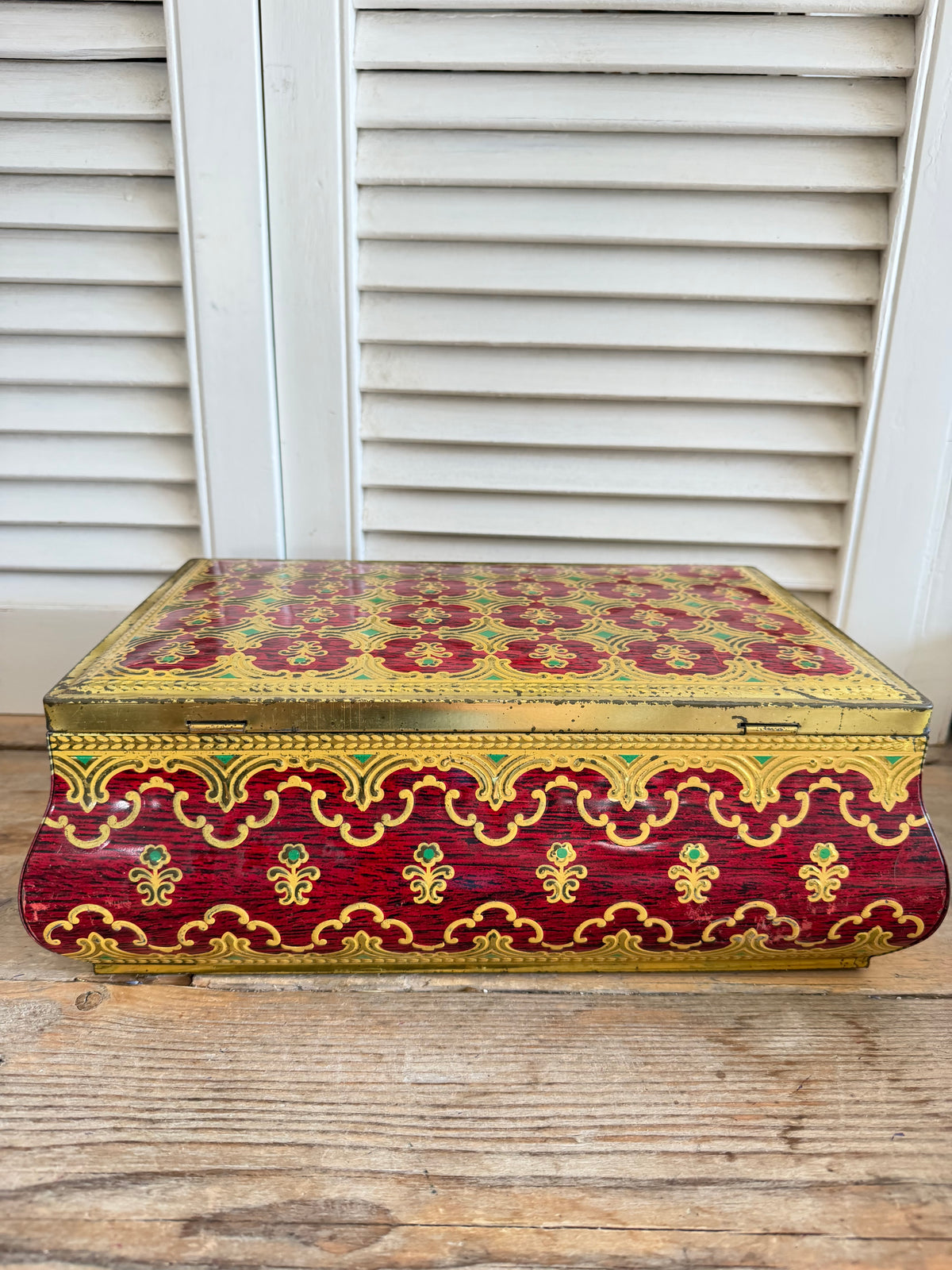 Vintage blik, oud blik met sleutel, vintage bewaarkistje, metalen sierkistje, decoratief blik, rood goud blik, vintage opbergblik,juwelenkistje vintage, brocante blik,vintage storage tin, Sofia&