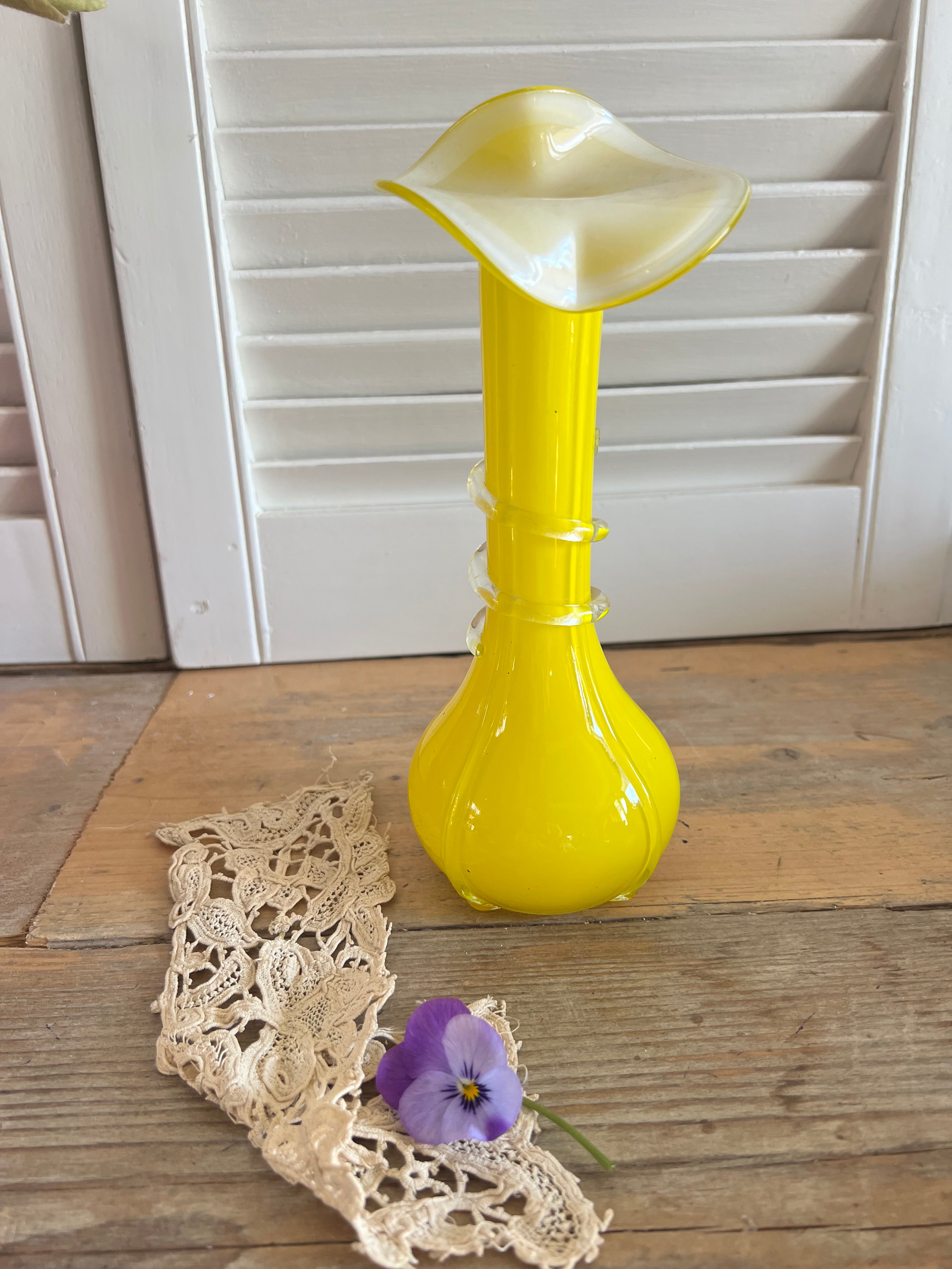 Gele Murano vaas met pontilmerk