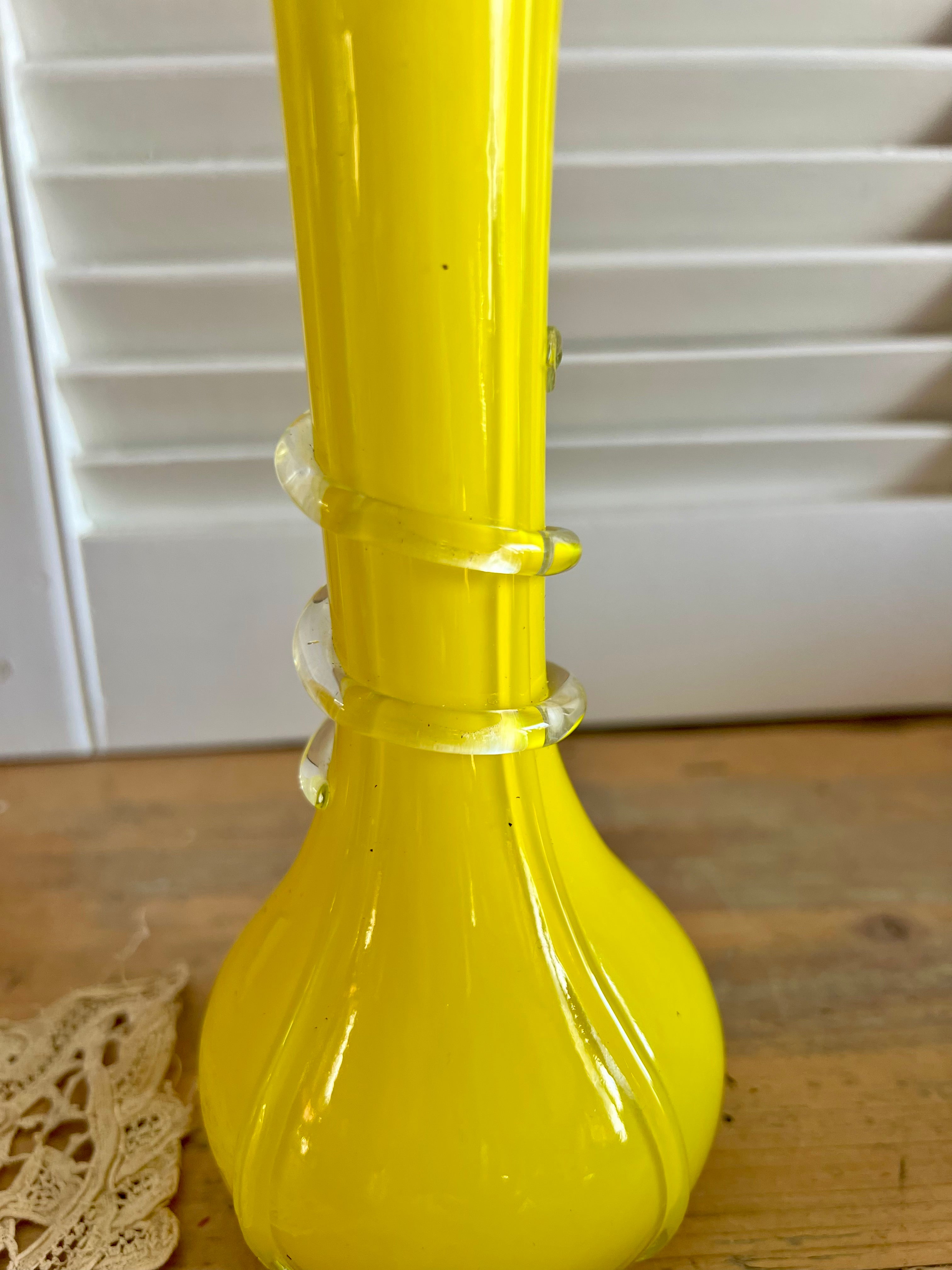 Gele Murano vaas met pontilmerk