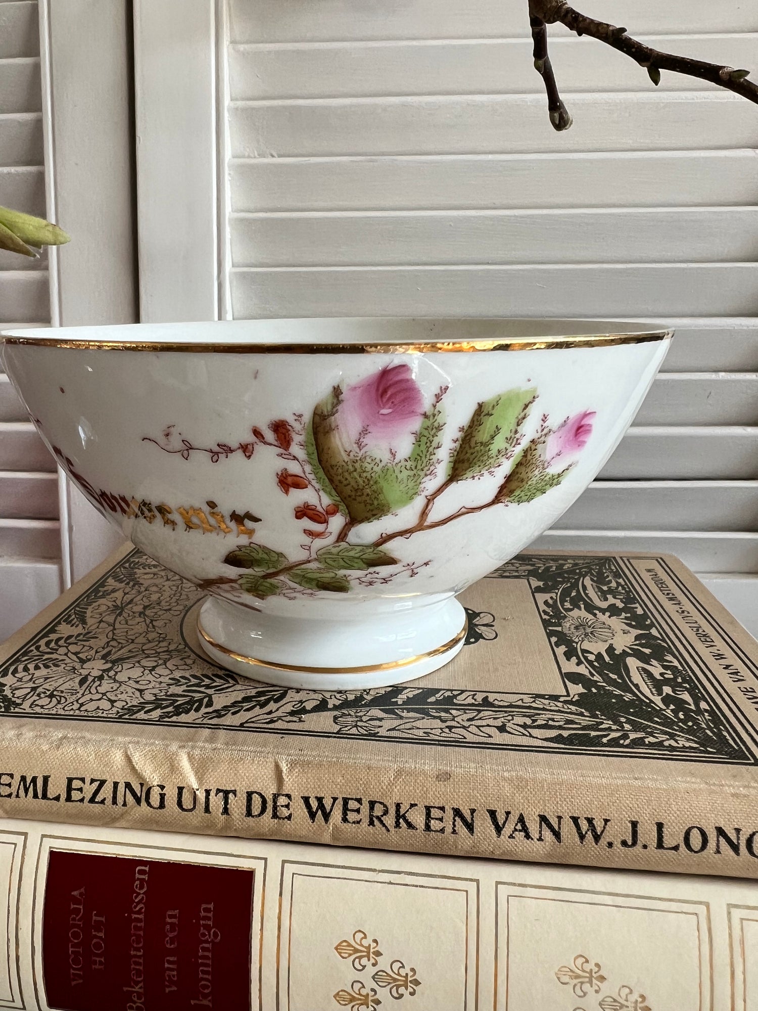 Franse spoelkom van porselein