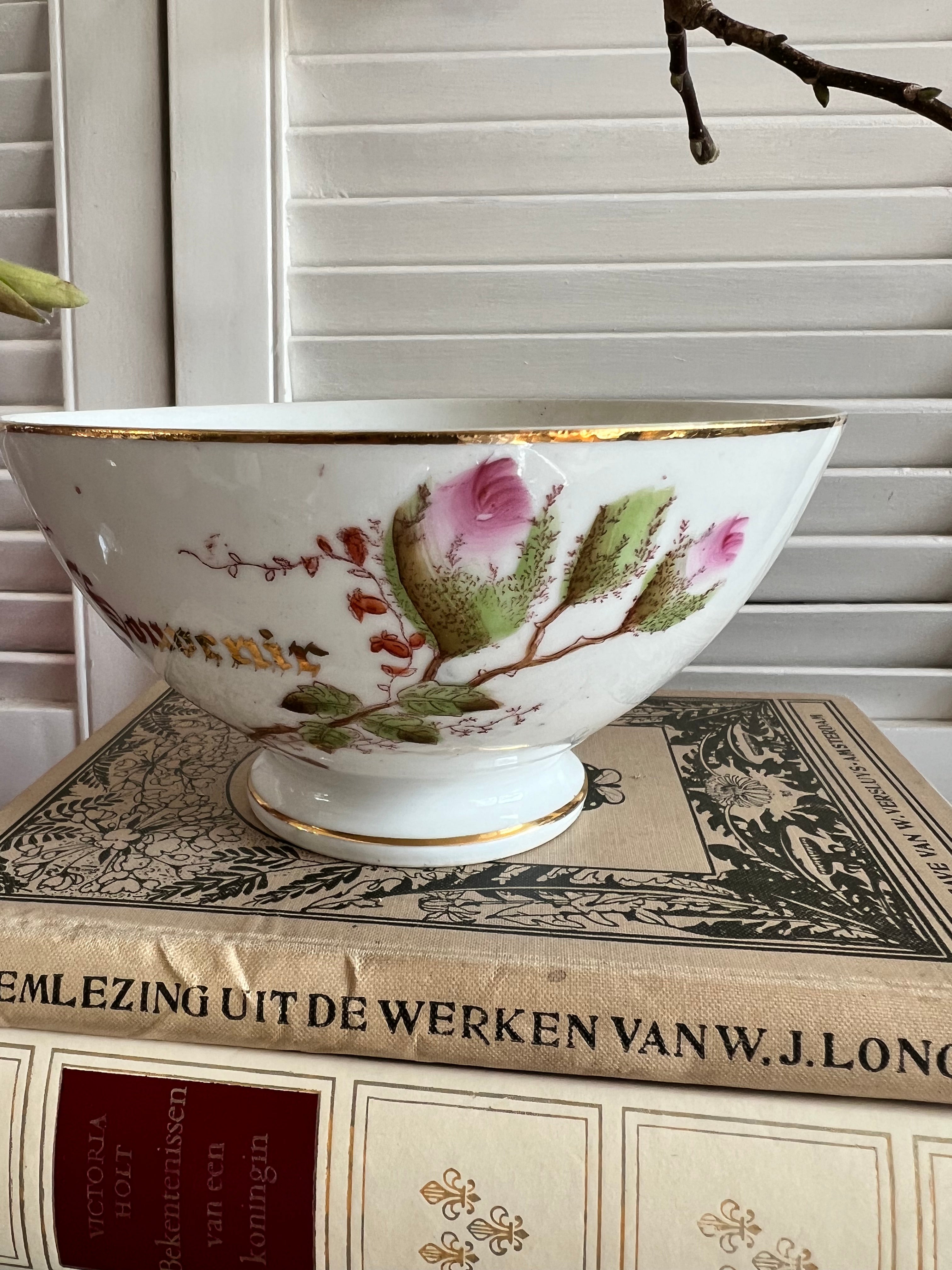 Franse spoelkom van porselein