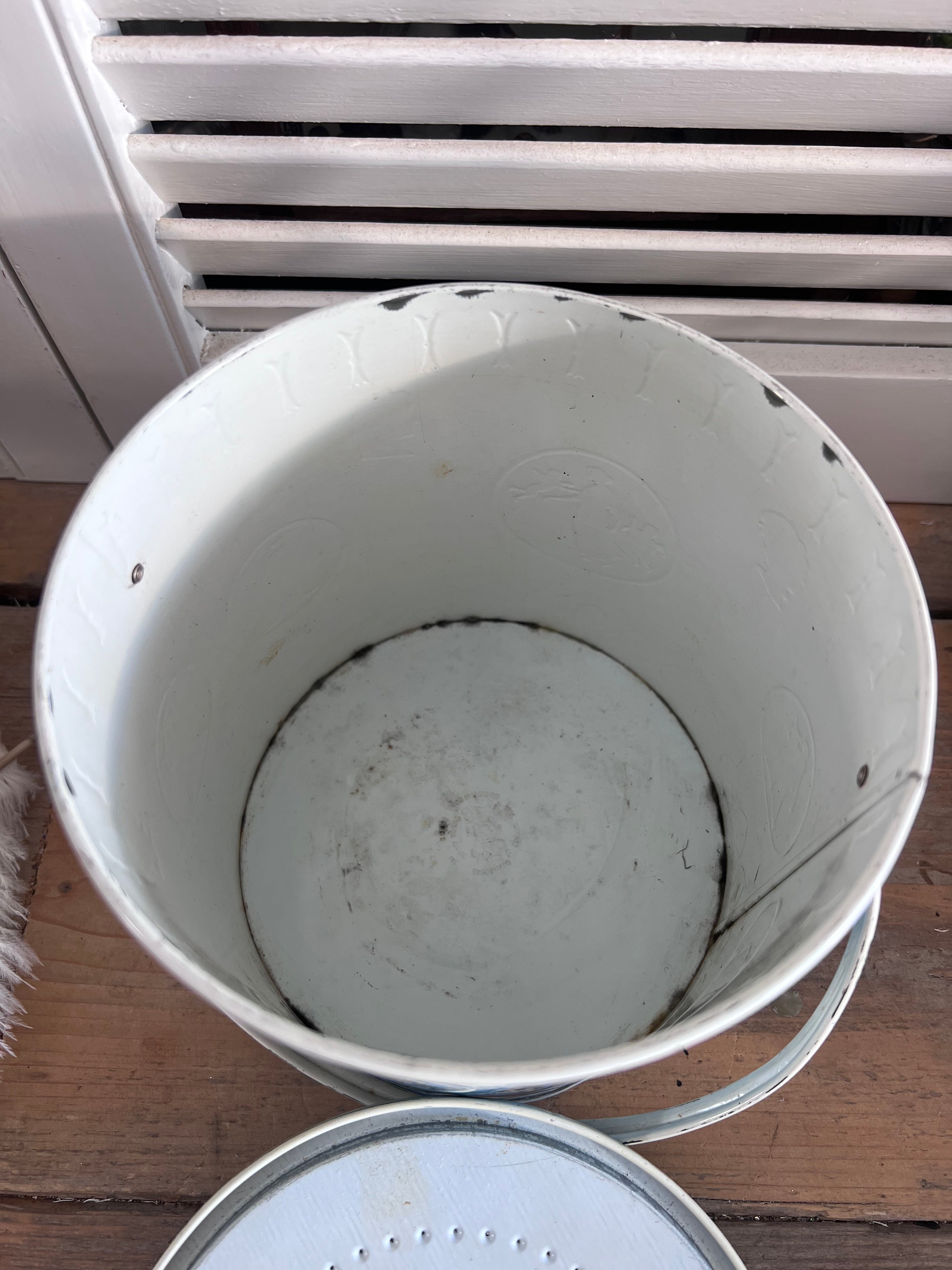 vintage Baret Ware blik, Baret Ware jaren 50, Baret Ware jaren 60, Wedgwood Jasperware stijl, vintage blik blauw wit, retro decoratie blik, vintage opberger, klassieke decoratie blik