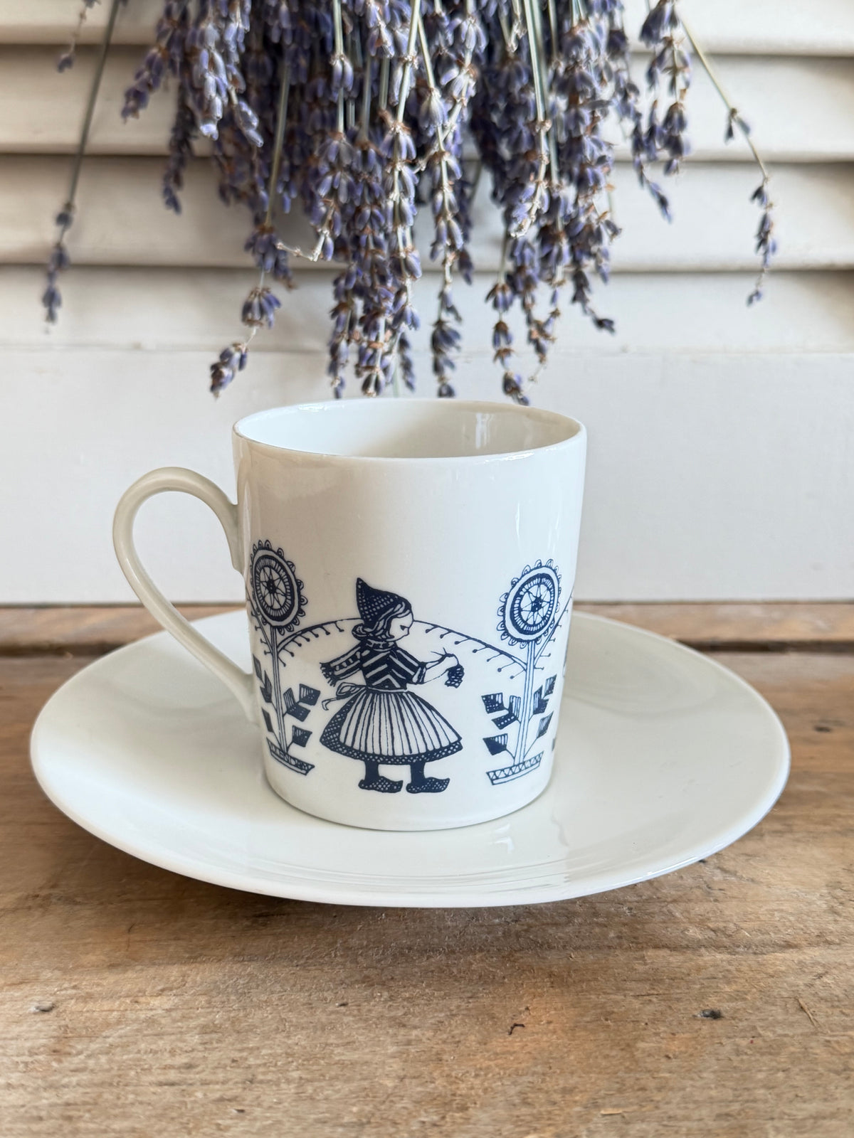Vintage servies Nederlandse klederdrachten, Seltmann Weiden Bavaria servies Leeuwenzegel, Leeuwenzegel servies, vintage kop en schotels Nederlandse klederdrachten, blauw wit servies, Sofia&