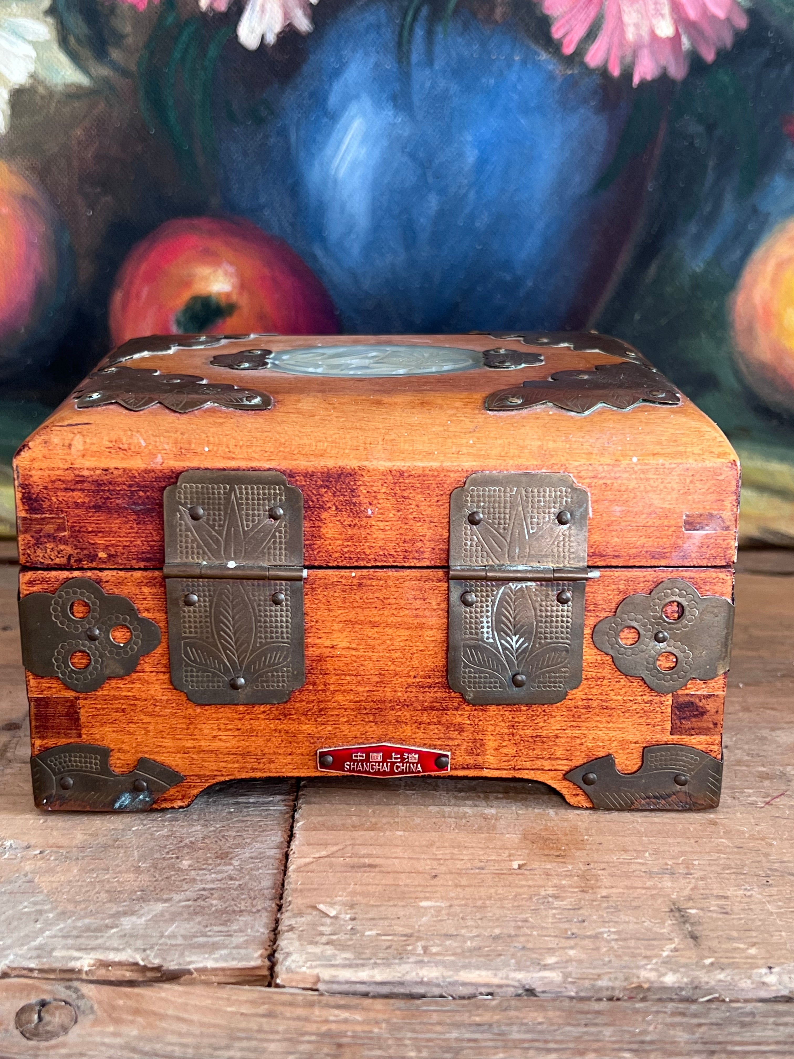 Chinees sieradenkistje, Chinees vintage sieradenkistje, hout, ingelegd met jade, handgemaakt, vintage