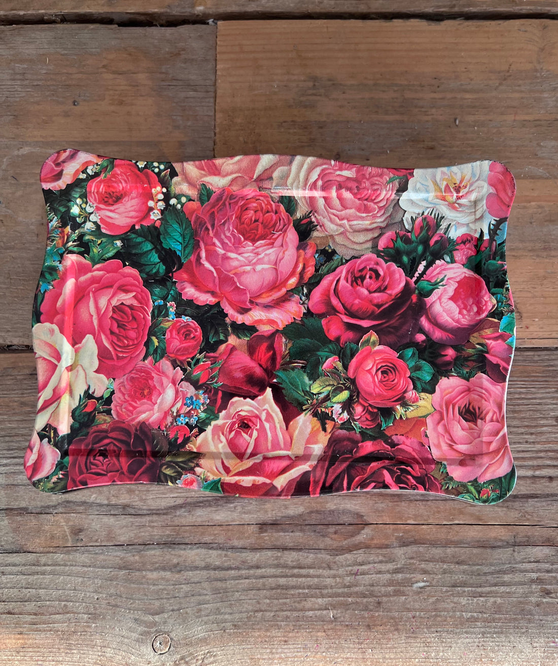 vintage koekblik bloemen, koekblik jaren 80, koekblik chintz rozen, koekblik vergeet-mij-nietjes, koekblik lelietjes-van-dalen, retro koekblik met bloemen, bloemmotief koekblik vintage, decoratief koekblik jaren 80