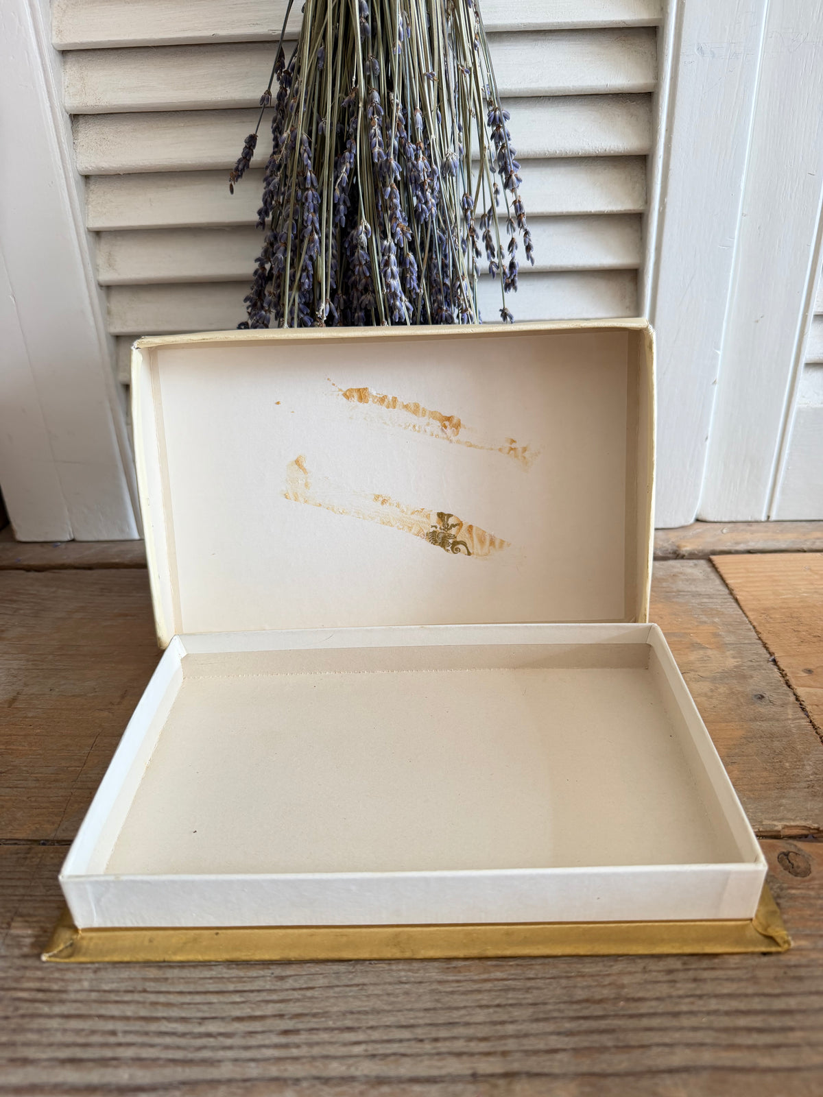 Vintage Lindt doos, oude bonbondoos, Lindt chocoladedoos, vintage opbergdoos, vintage kartonnendoos, Sofia&