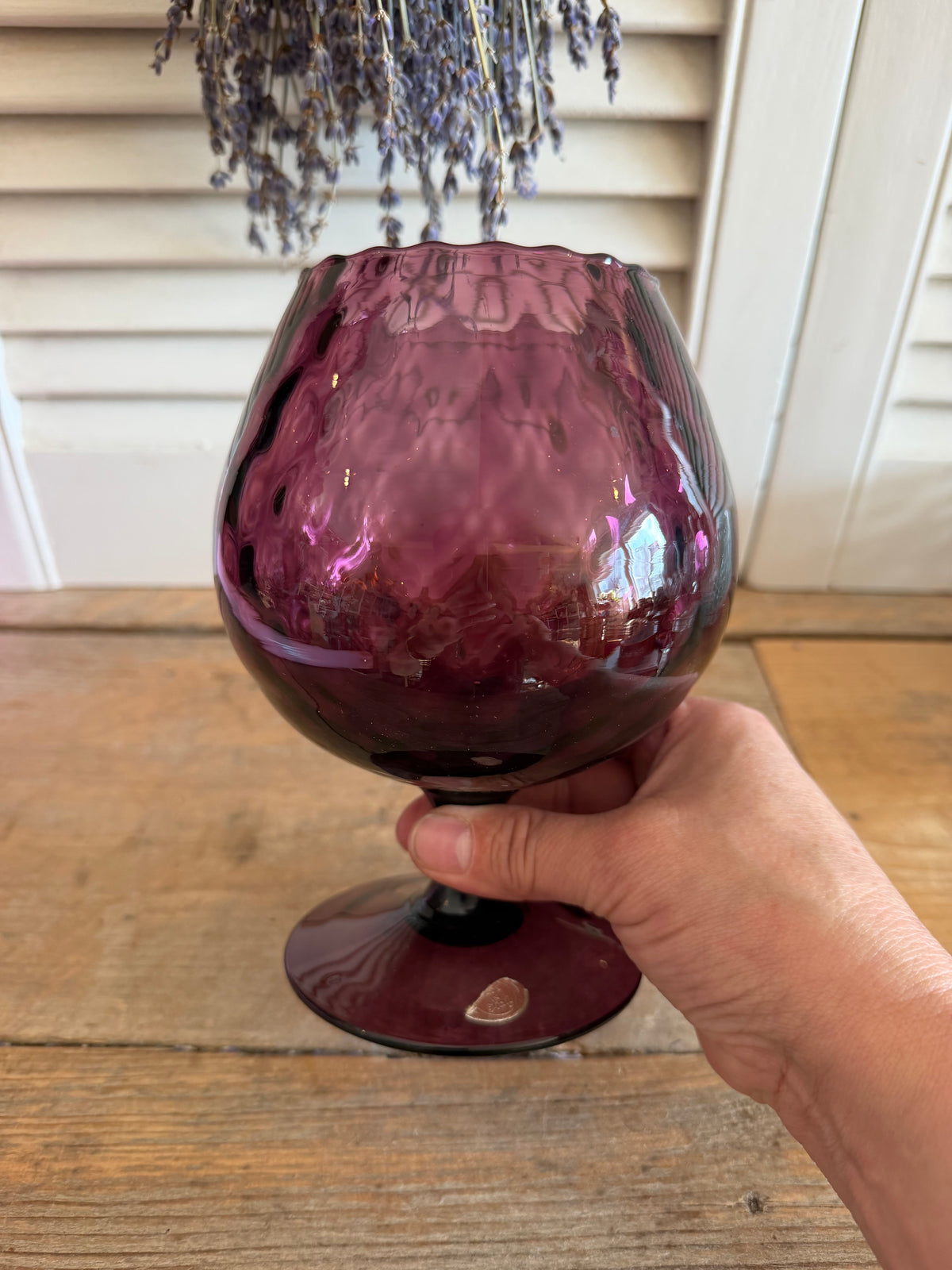 Empoli glas, vintage Empoli glas, paars empoli gla, Italiaans vintage glas, Italiaans design glas,vintage glazen bokaal, retro glaswerk, decoratief gekleurd glas, Sofia&