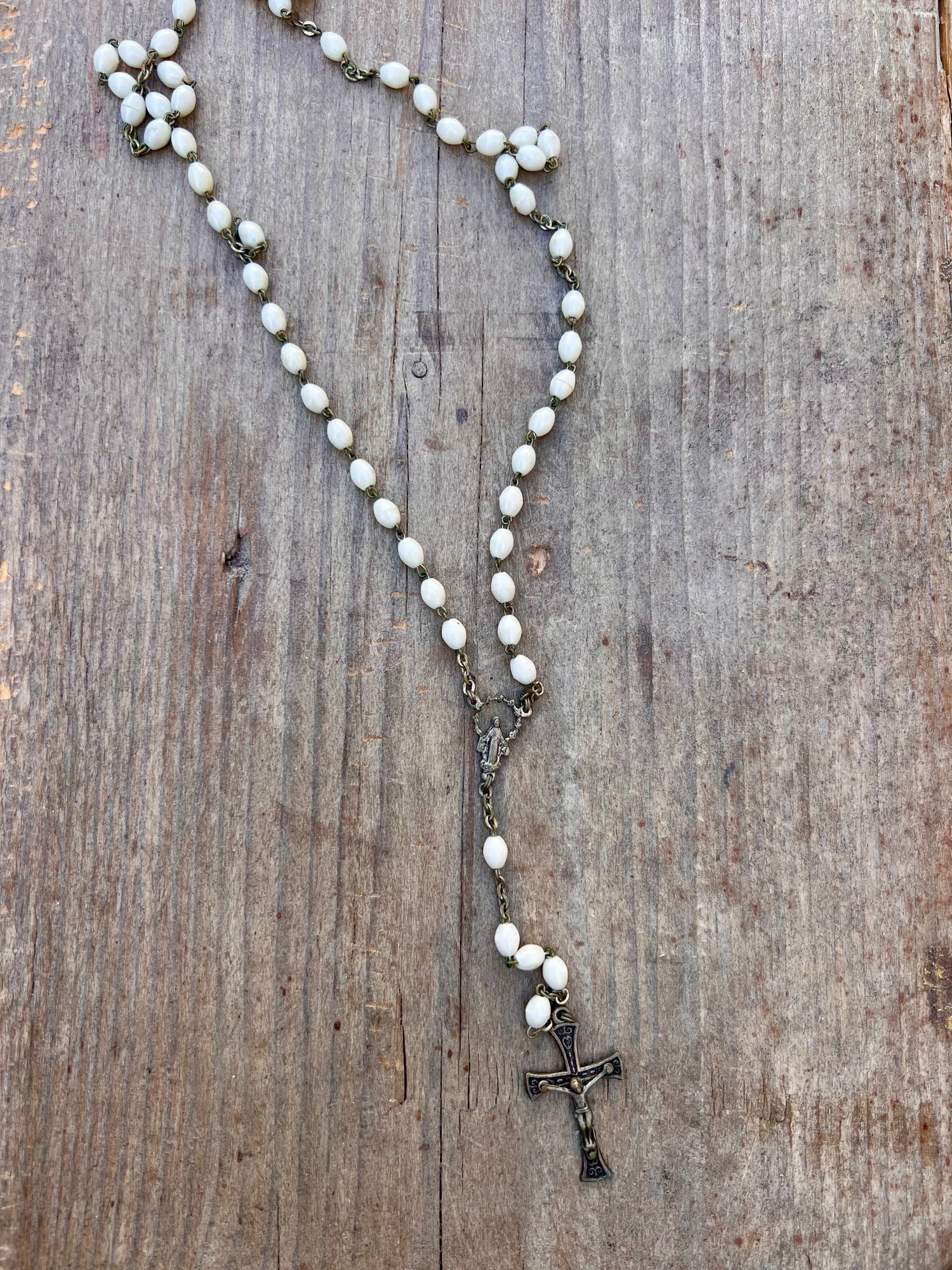 Lourdes-Rosenkranz weiß