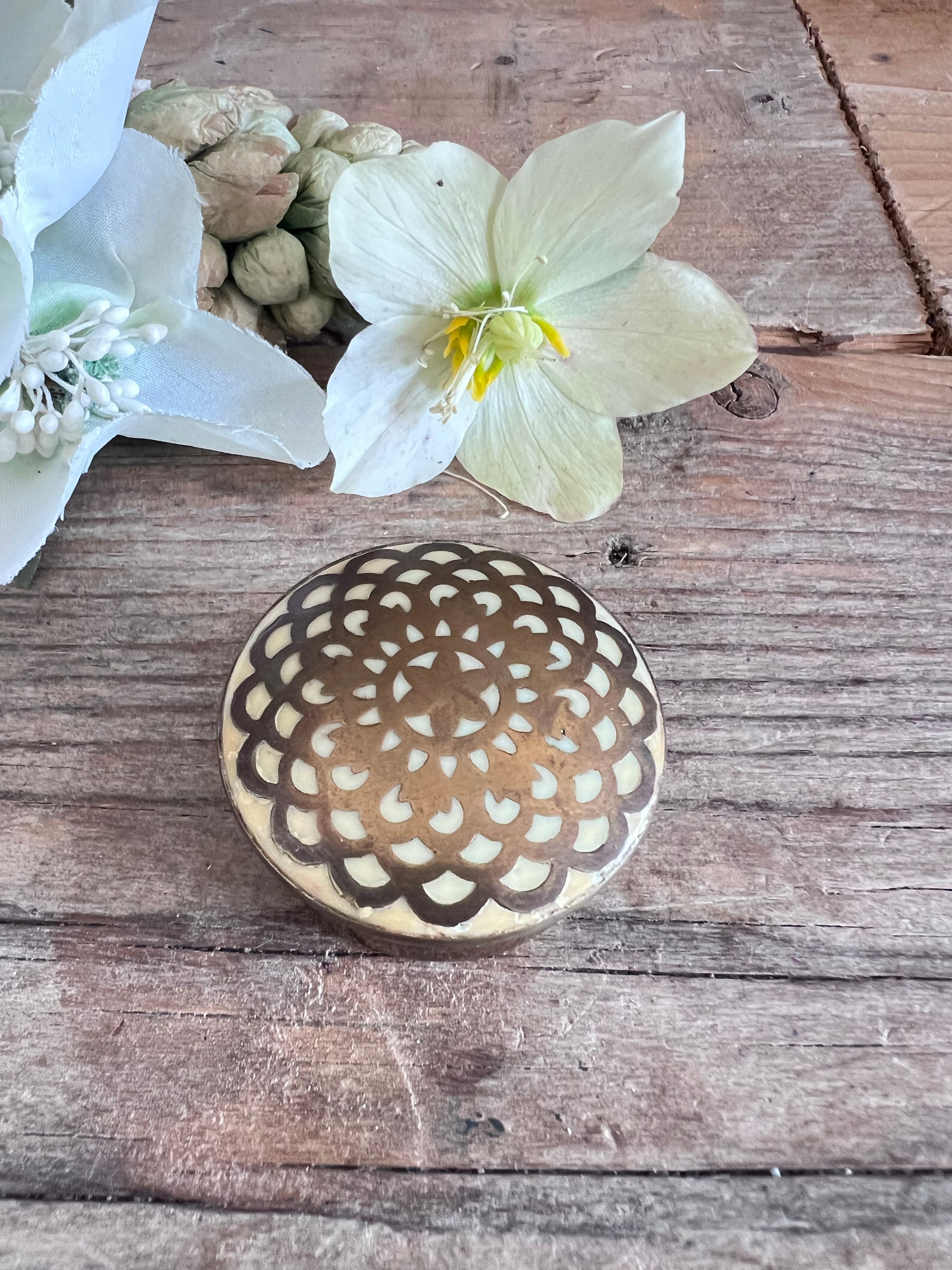 Messing pillendoosje , vintage pillendoosje