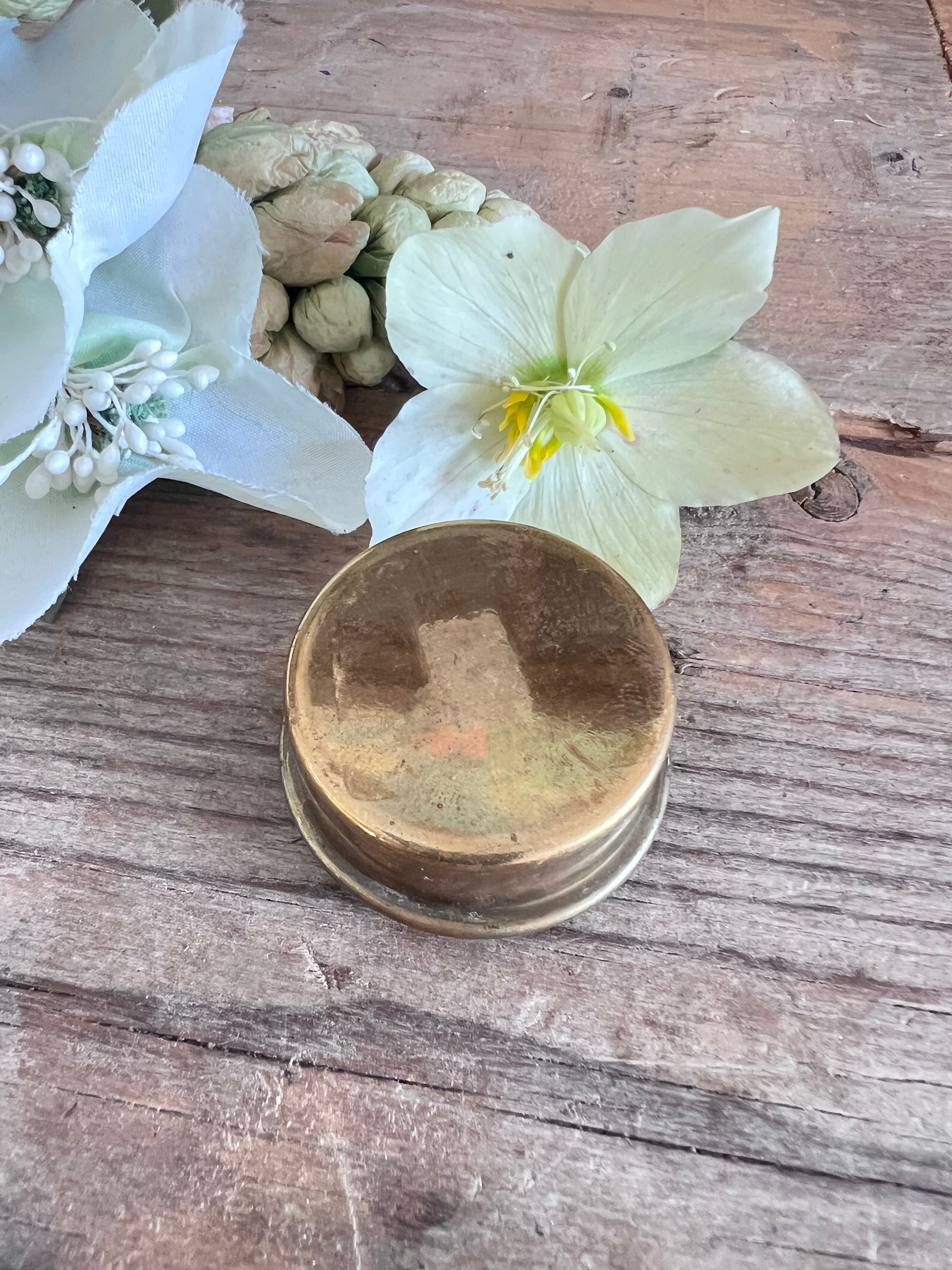 Messing pillendoosje , vintage pillendoosje