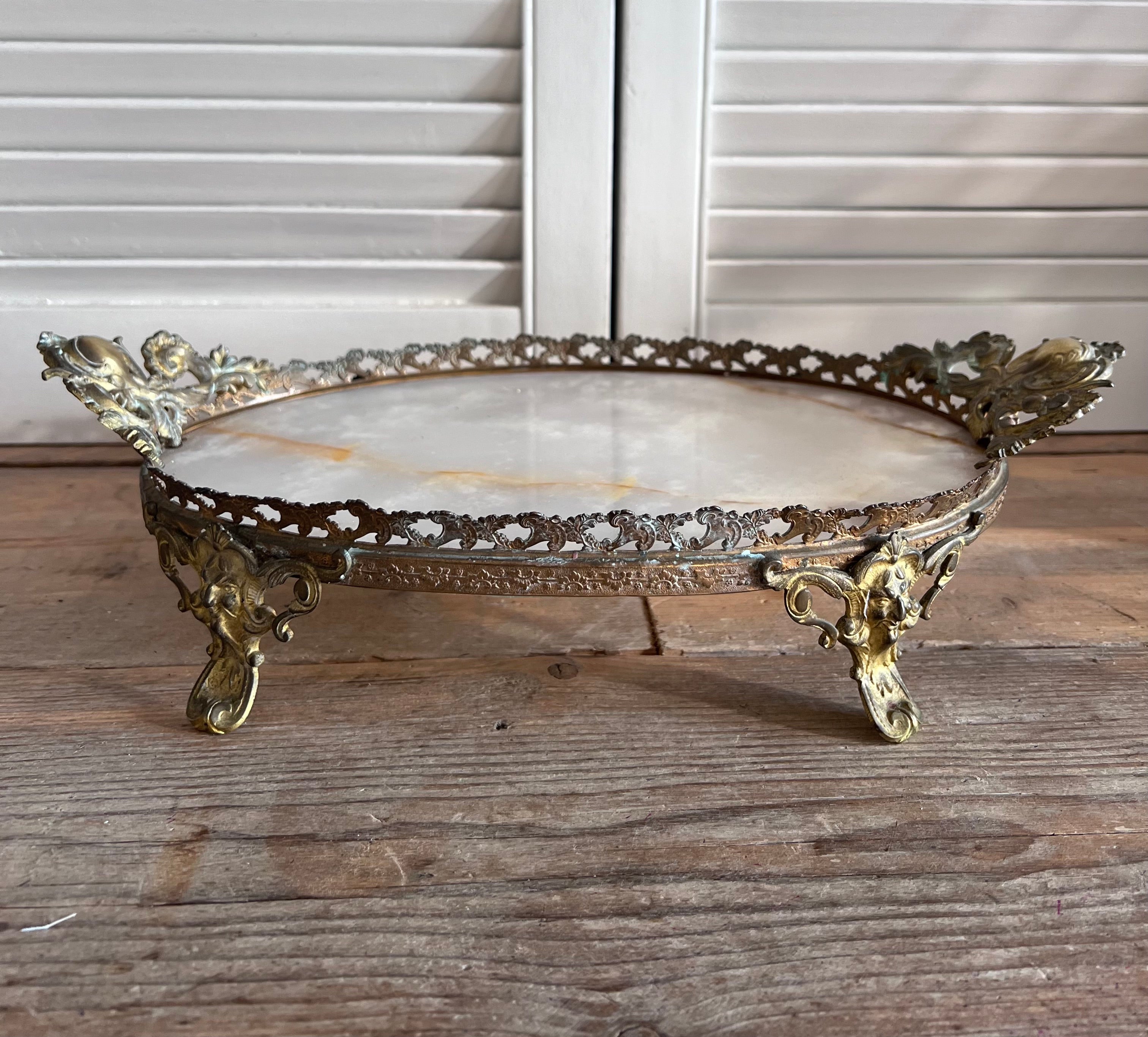 Antiek dienblad met marmer. Vintage dienblad. Schaal met marmer.