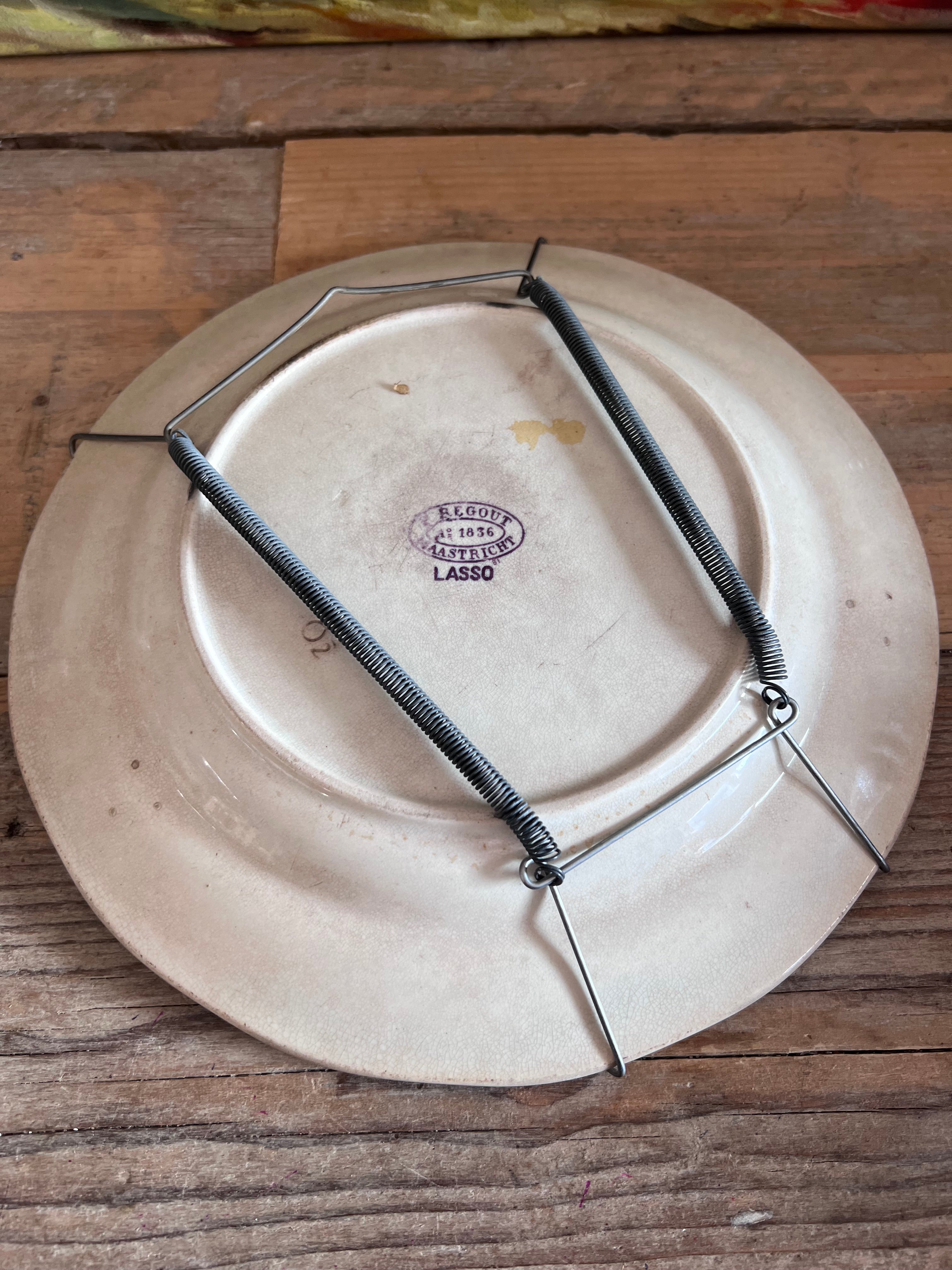 Wandbord "Lasso" Petrus Regout 1878